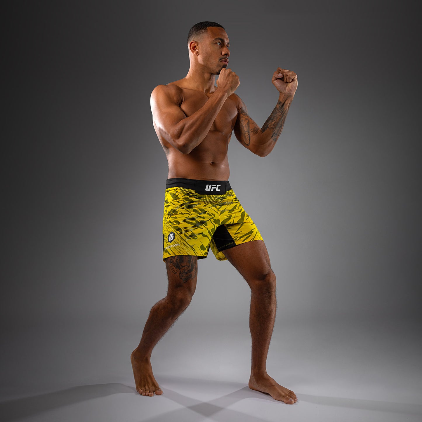 UFC Fusion by Venum Authentic Fight Night 남성용 파이트 쇼츠 – 숏 핏 – 옐로우