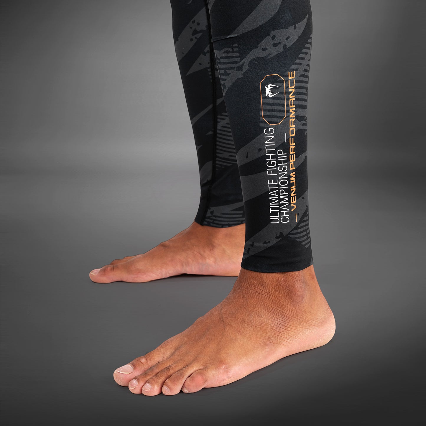 UFC Adrenaline by Venum Fight Week 퍼포먼스 남성용 타이츠 – 어반 카모