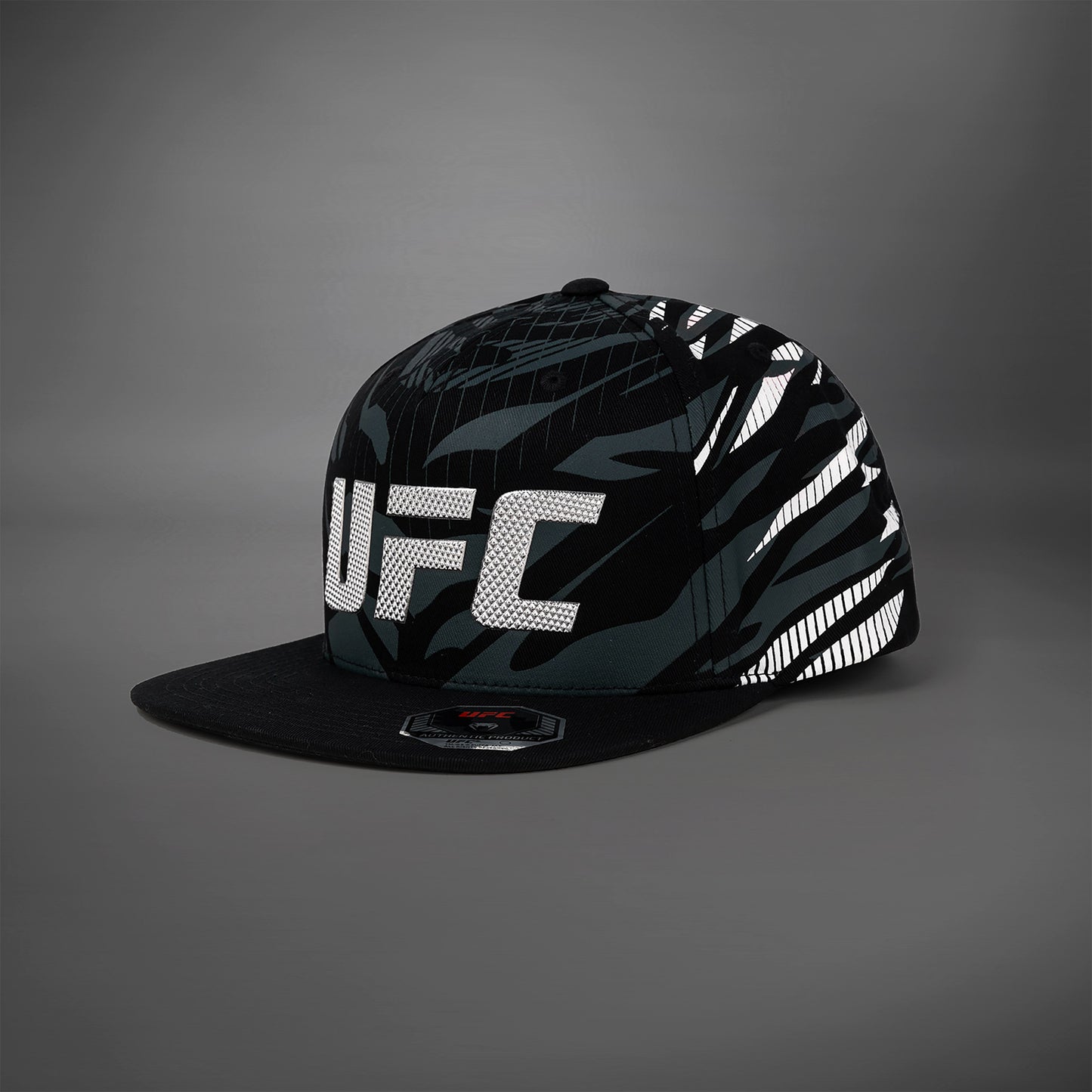 UFC Fusion by Venum Authentic Fight Night 스포츠 캡 – 블랙