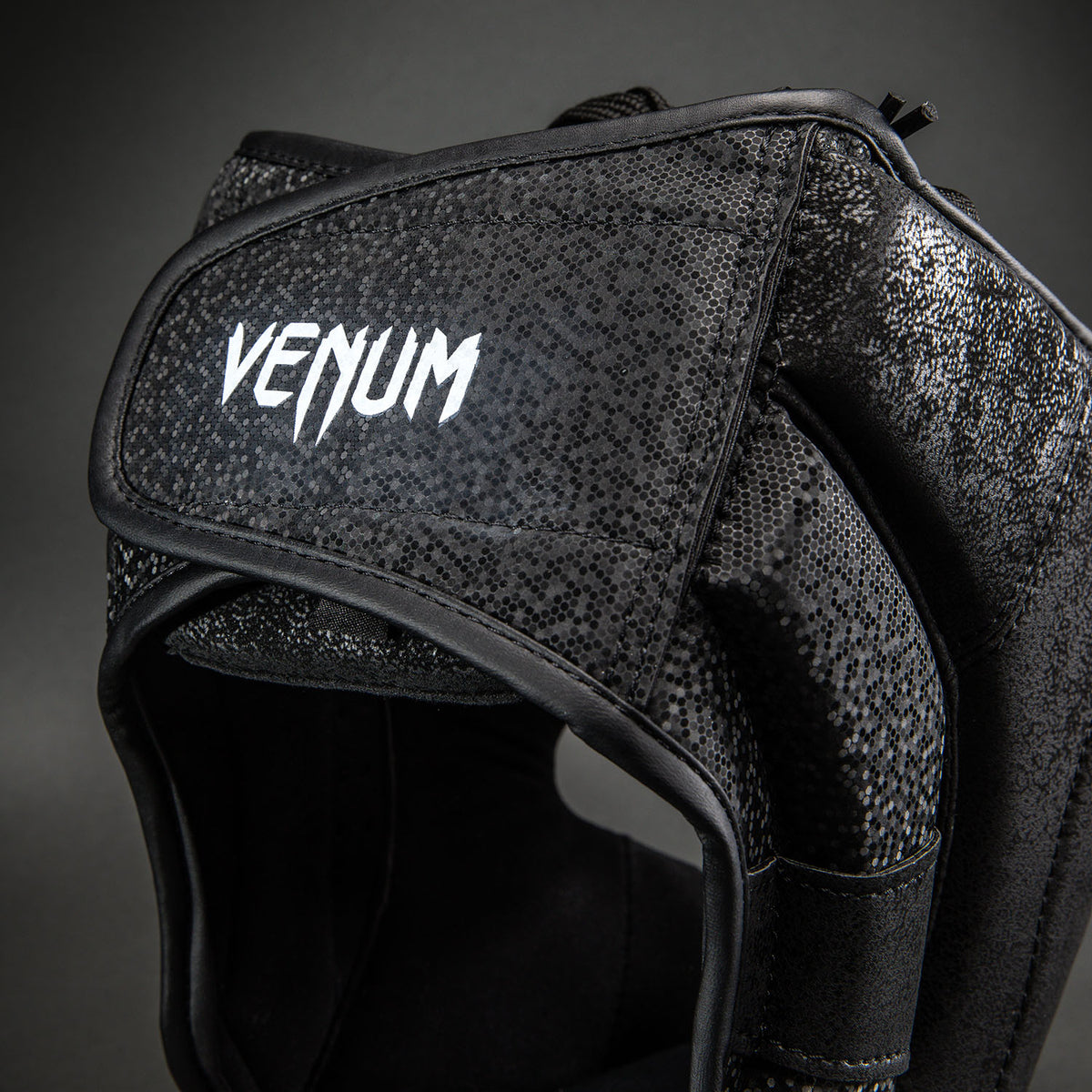 Venum Stone 2.0 헤드기어 블랙