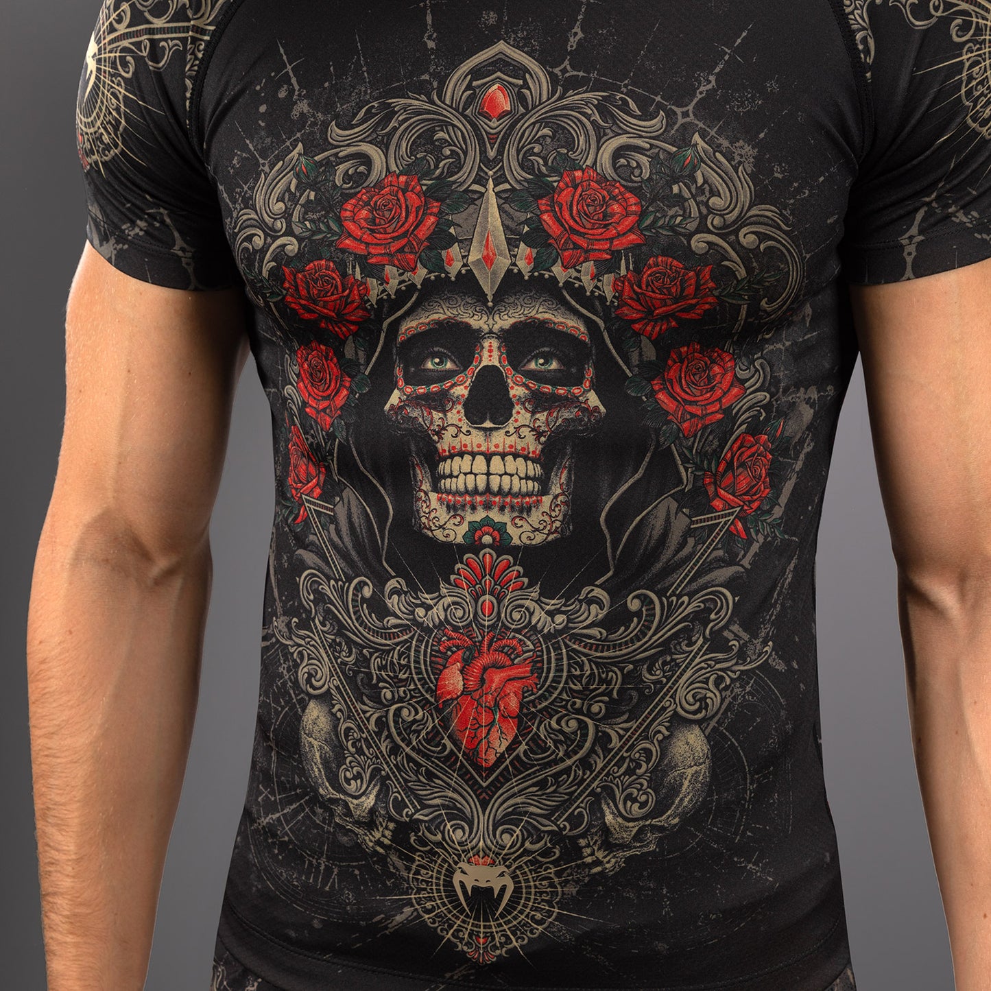 Venum Santa Muerte 5.0 남성용 반팔 래쉬가드 – 딥 블랙/골드