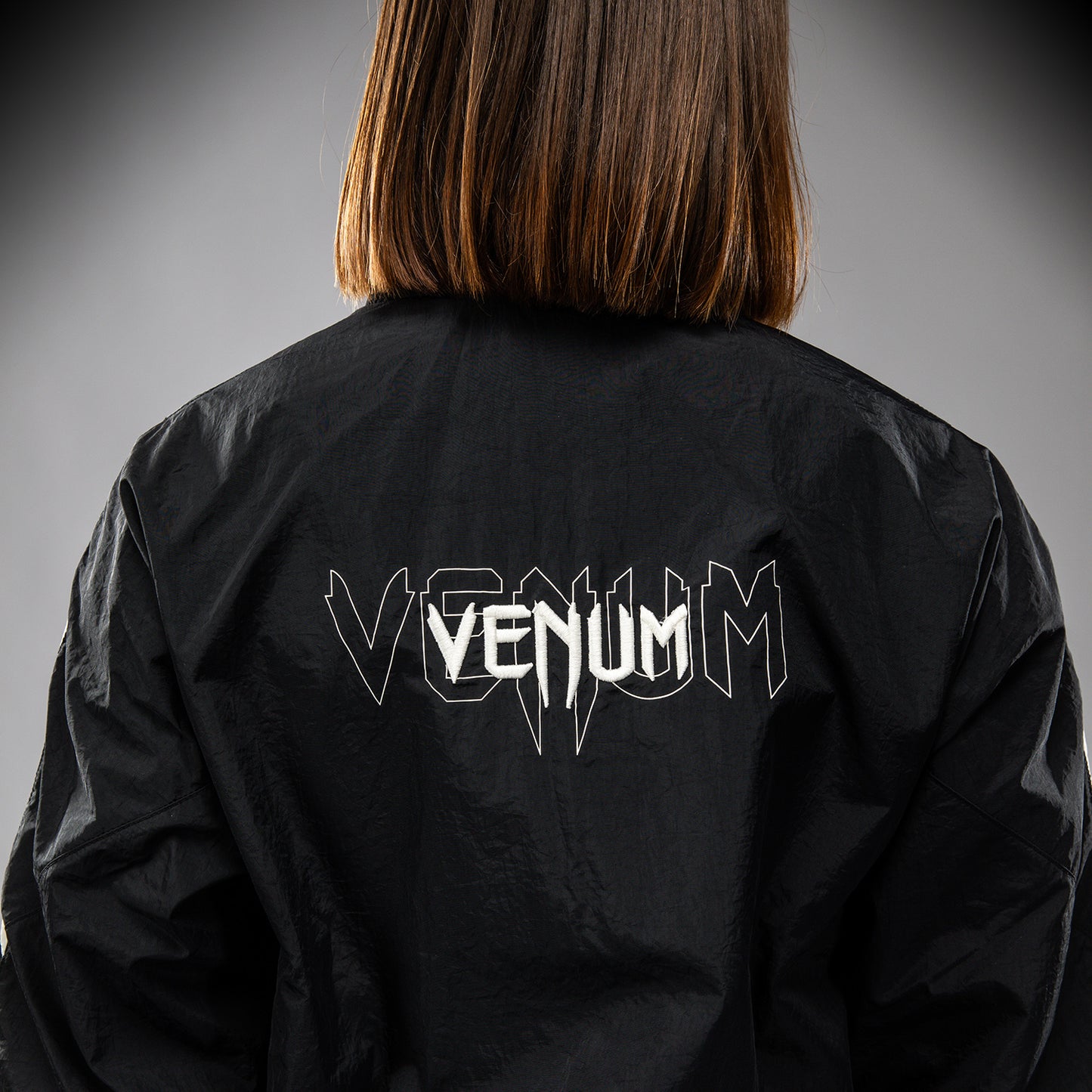 Venum Vectra 여성용 트랙 자켓 – 블랙/화이트