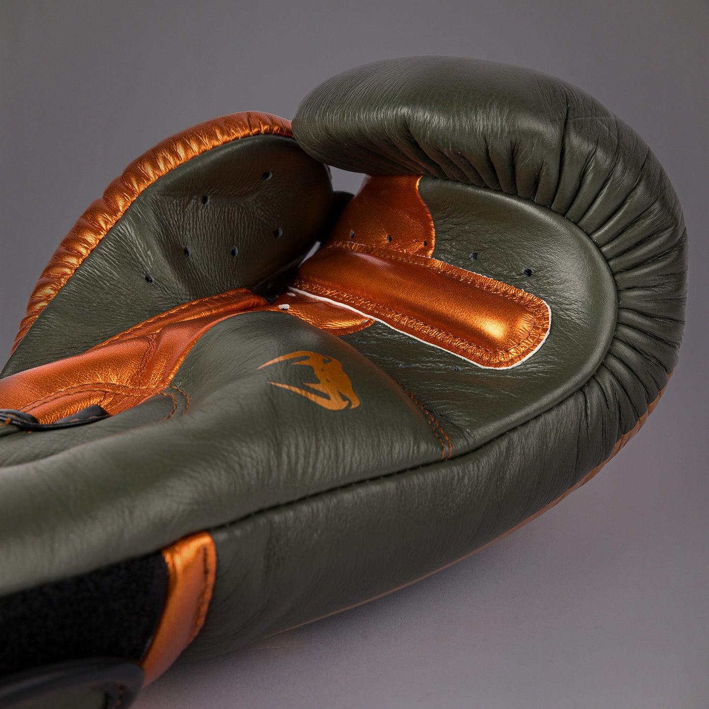 Venum Giant 3.0 복싱 글러브 – 카키/브론즈 – 스페셜 에디션