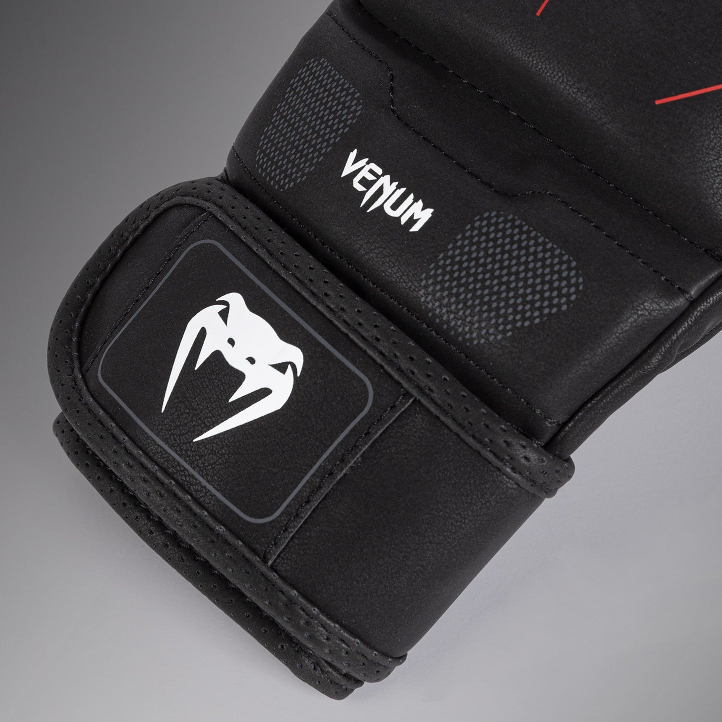 Venum Tactical XT 스파링 글러브 – 블랙/파이어 레드
