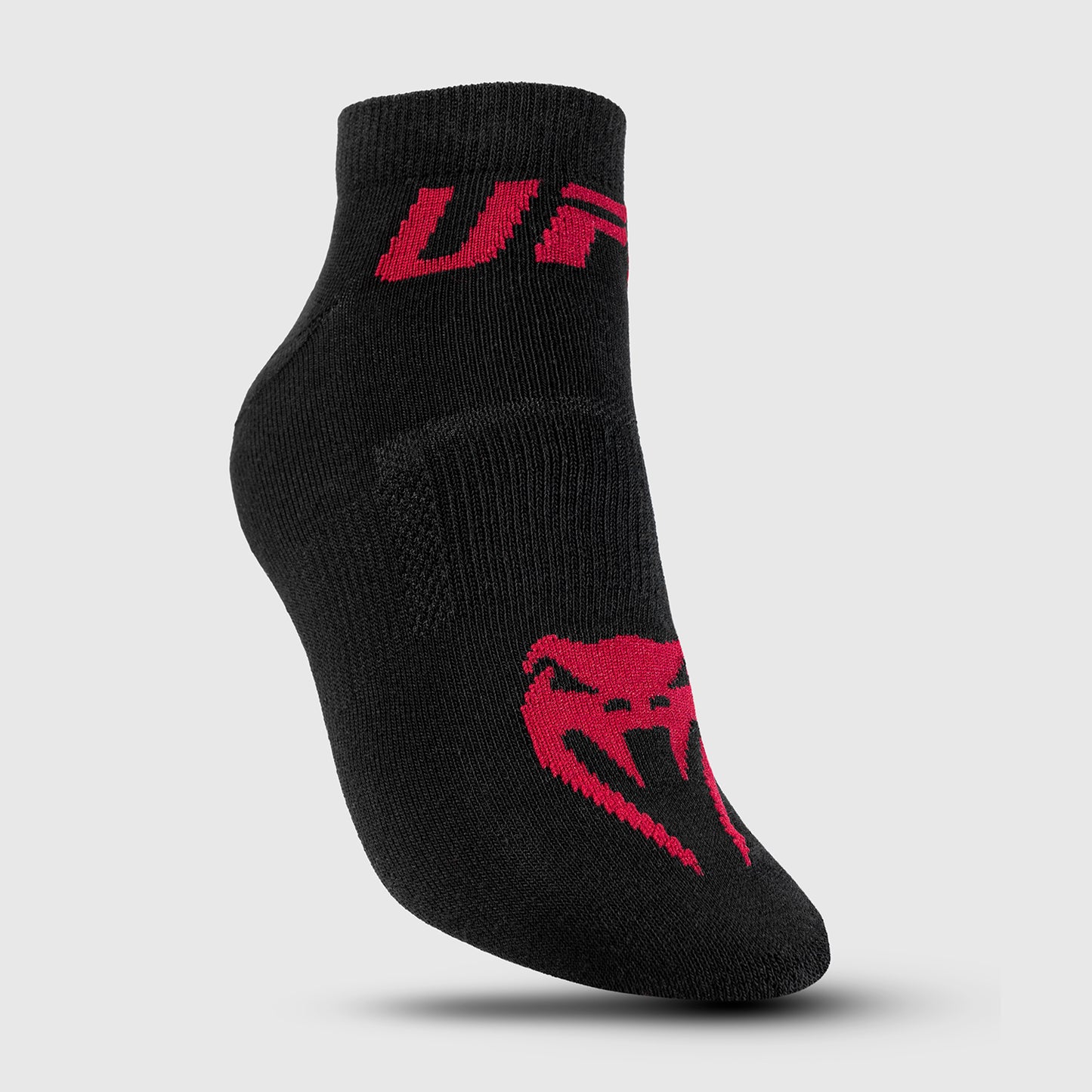 UFC Venum Authentic Fight Week 남성용 퍼포먼스 양말 – 블랙/레드