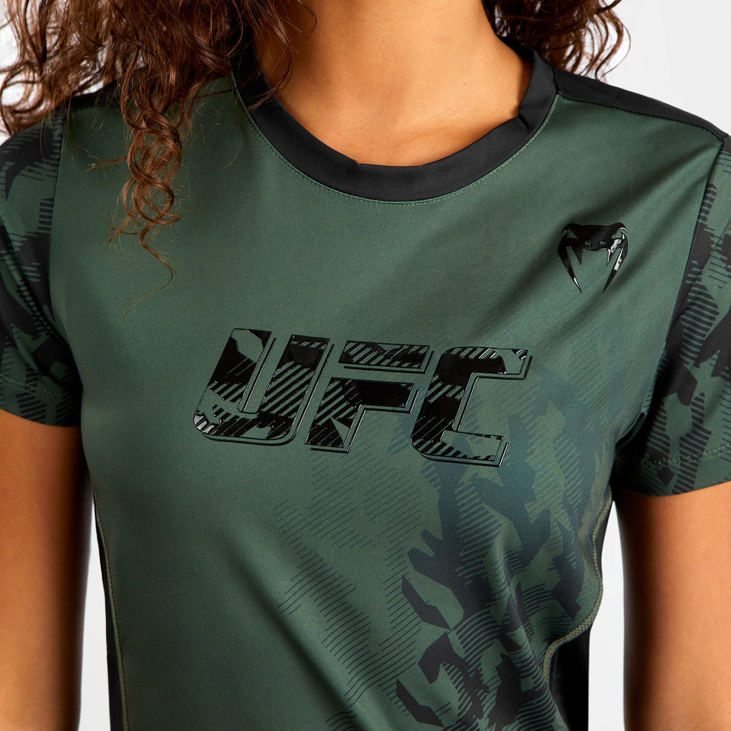Venum UFC Authentic Fight Week 여성 퍼포먼스 반팔 티셔츠 – 카키