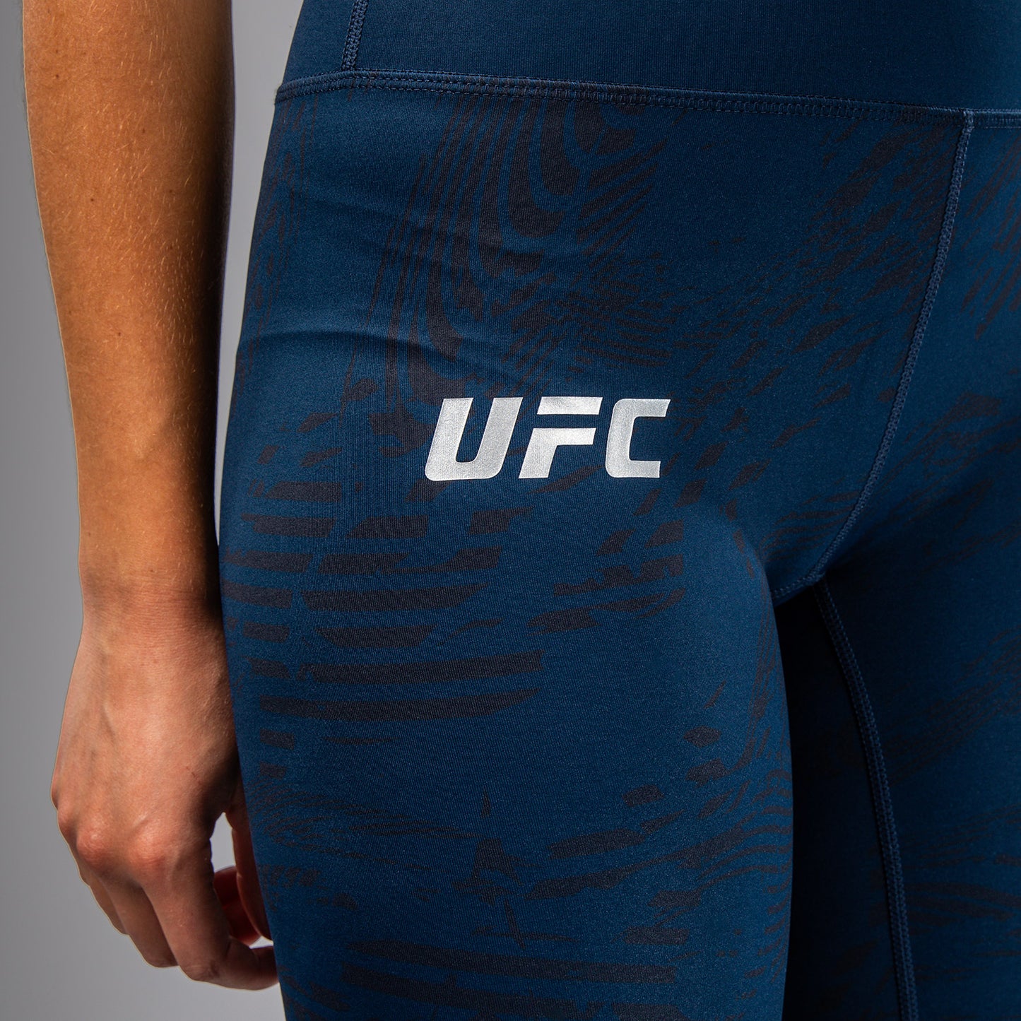 UFC Fusion by Venum Fight Week 여성용 퍼포먼스 타이트 – 오션 그린