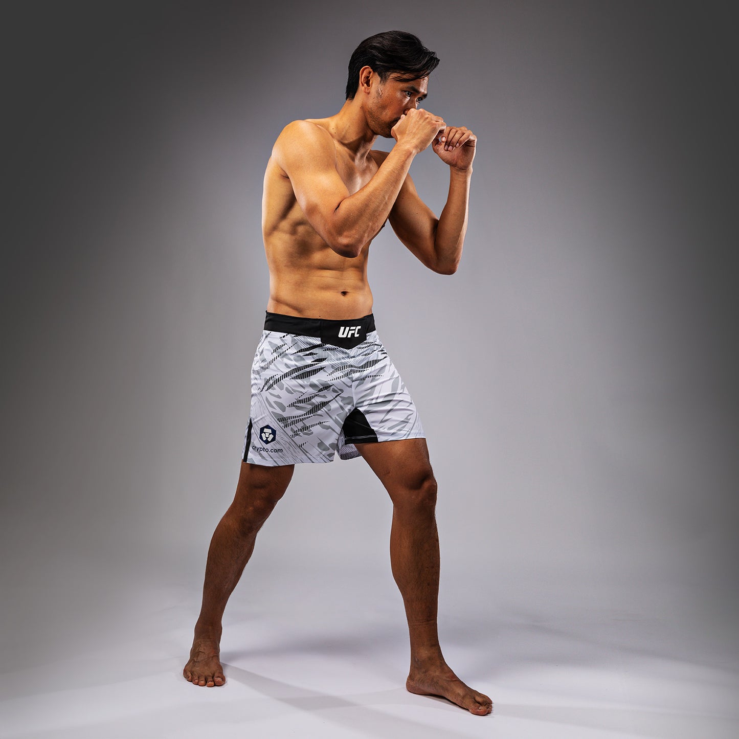 UFC Fusion by Venum Authentic Fight Night 남성용 파이트 쇼츠 – 숏 핏 – 화이트