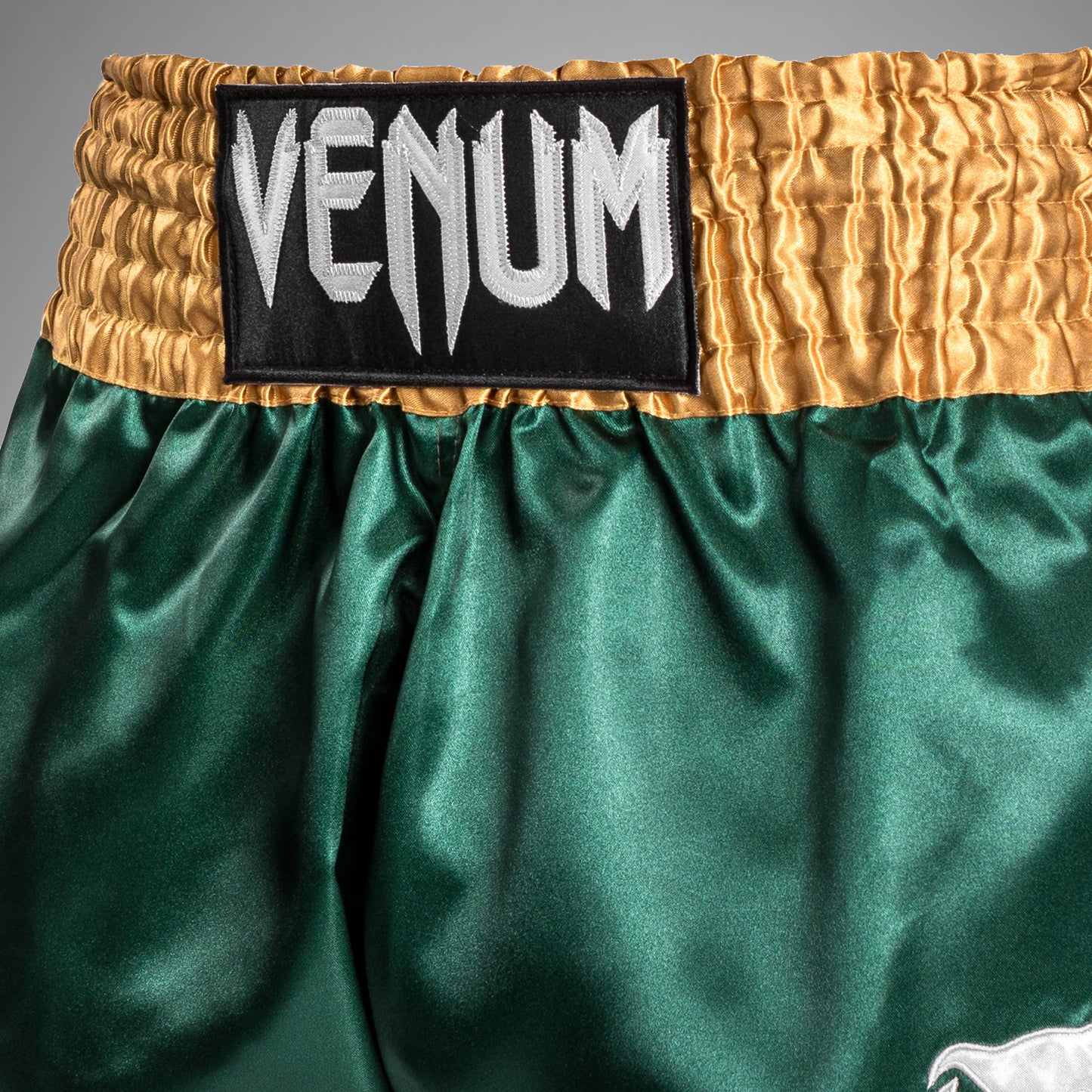 Venum Classic 무에타이 쇼츠 – 그린/골드/화이트