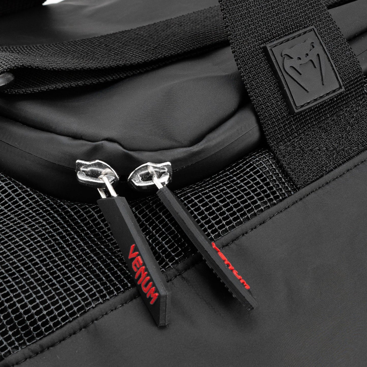 Venum Trainer Lite Evo 스포츠백 (48L) – 블랙/레드