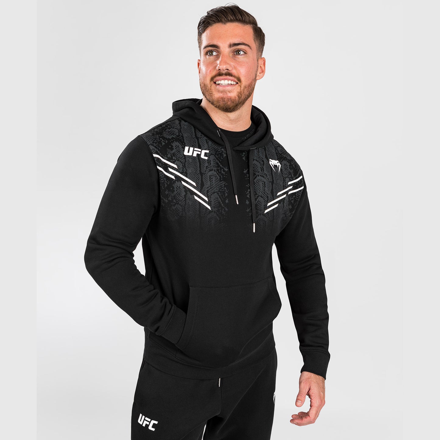 UFC Adrenaline by Venum Replica 남성용 풀오버 후디 – 블랙