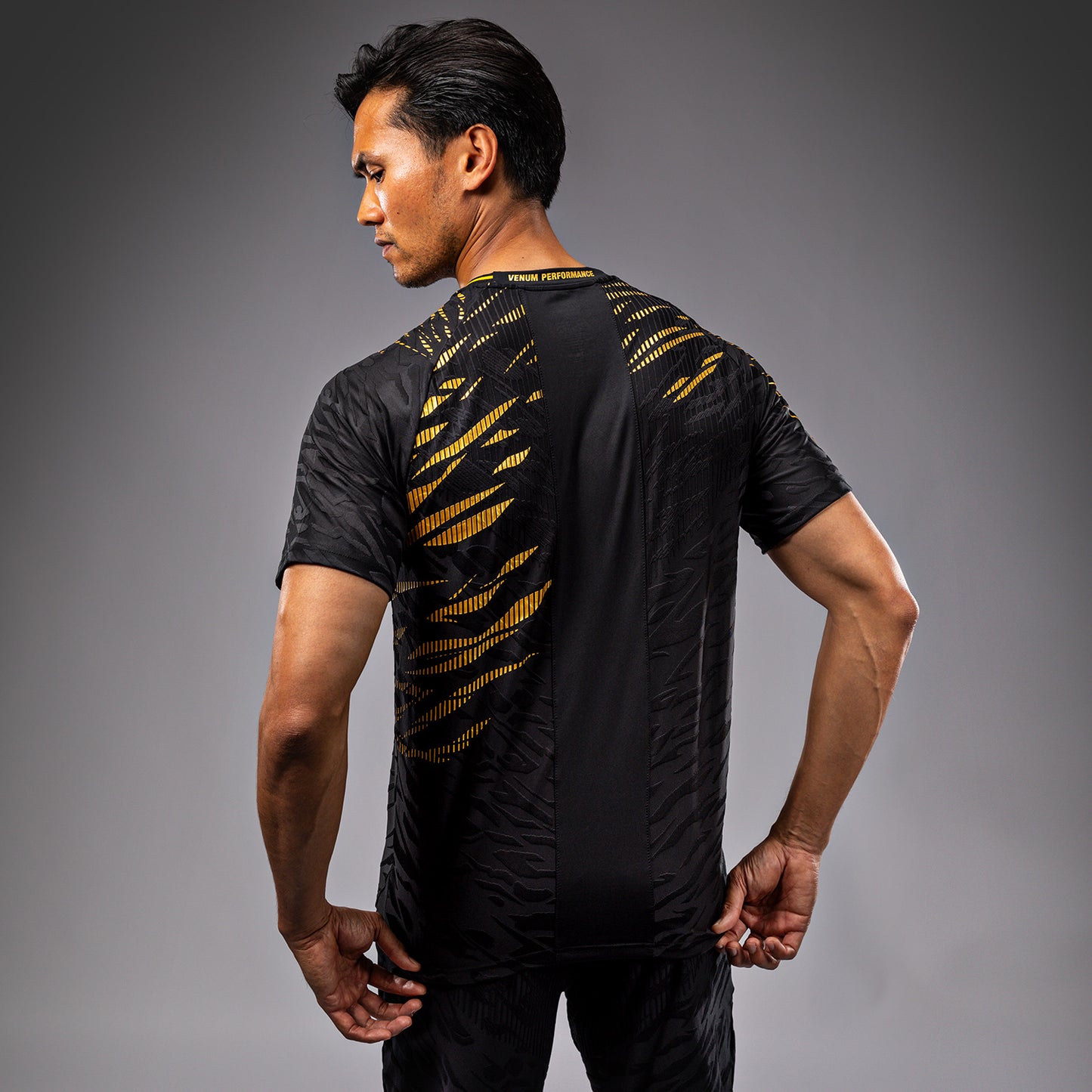 UFC Fusion by Venum Authentic Fight Night 남성용 워크아웃 저지 – 챔피언