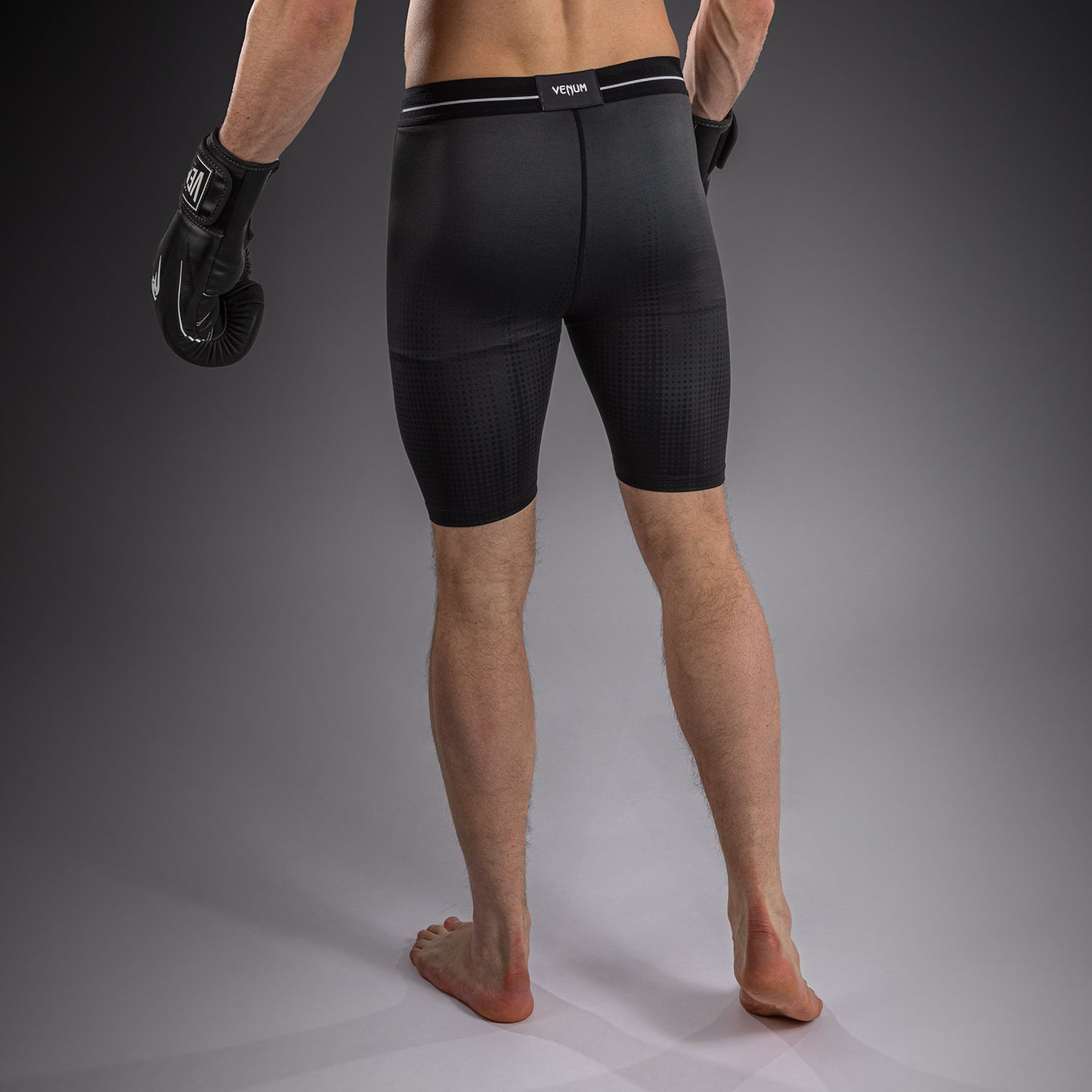 Venum Stealth Vale Tudo 쇼츠 – 블랙/화이트