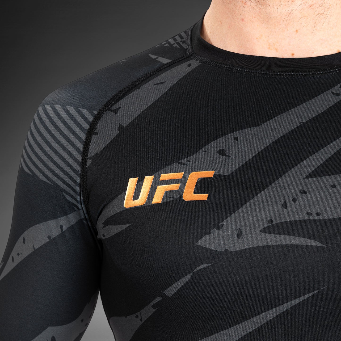 UFC Adrenaline by Venum Fight Week 퍼포먼스 긴팔 래쉬가드 – 어반 카모
