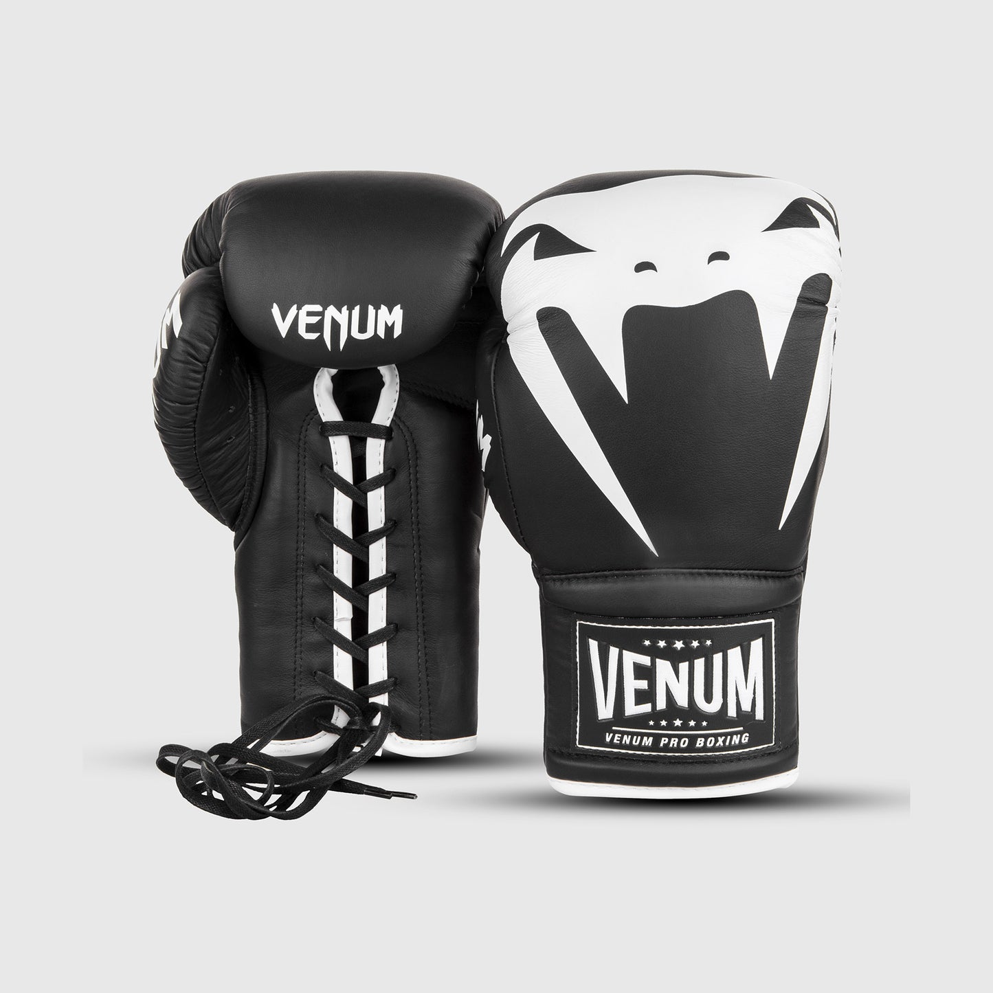 Venum Giant 2.0 프로 복싱 글러브 – 레이스 포함