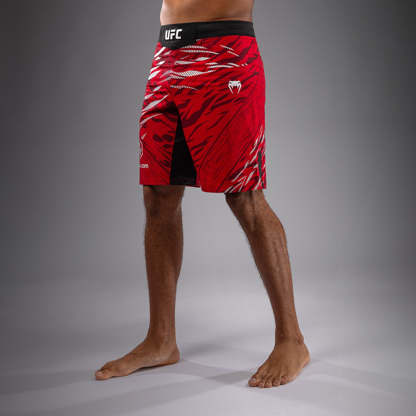 UFC Fusion by Venum Authentic Fight Night 남성용 파이트 쇼츠 – 롱 핏 – 레드