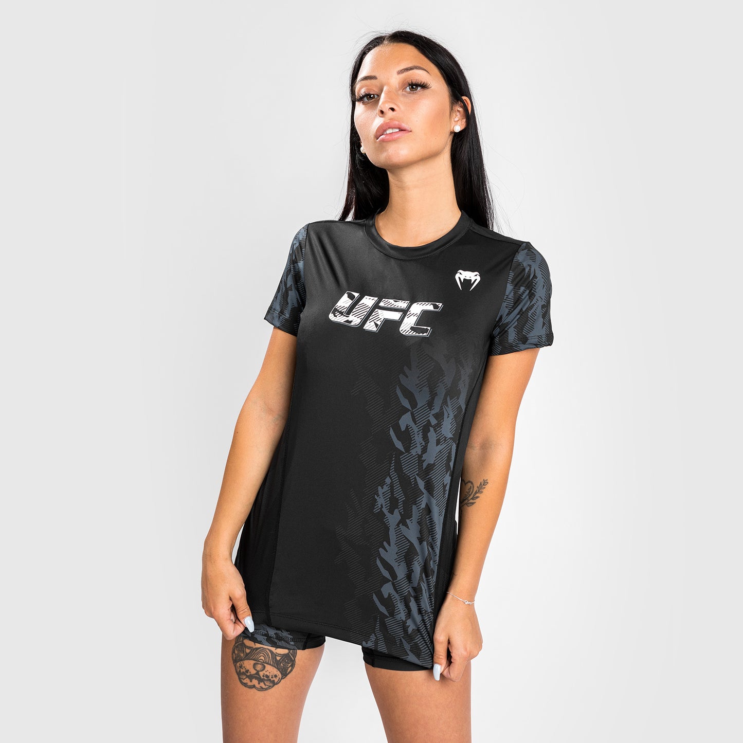Venum UFC Authentic Fight Week 여성 퍼포먼스 반팔 티셔츠 – 블랙