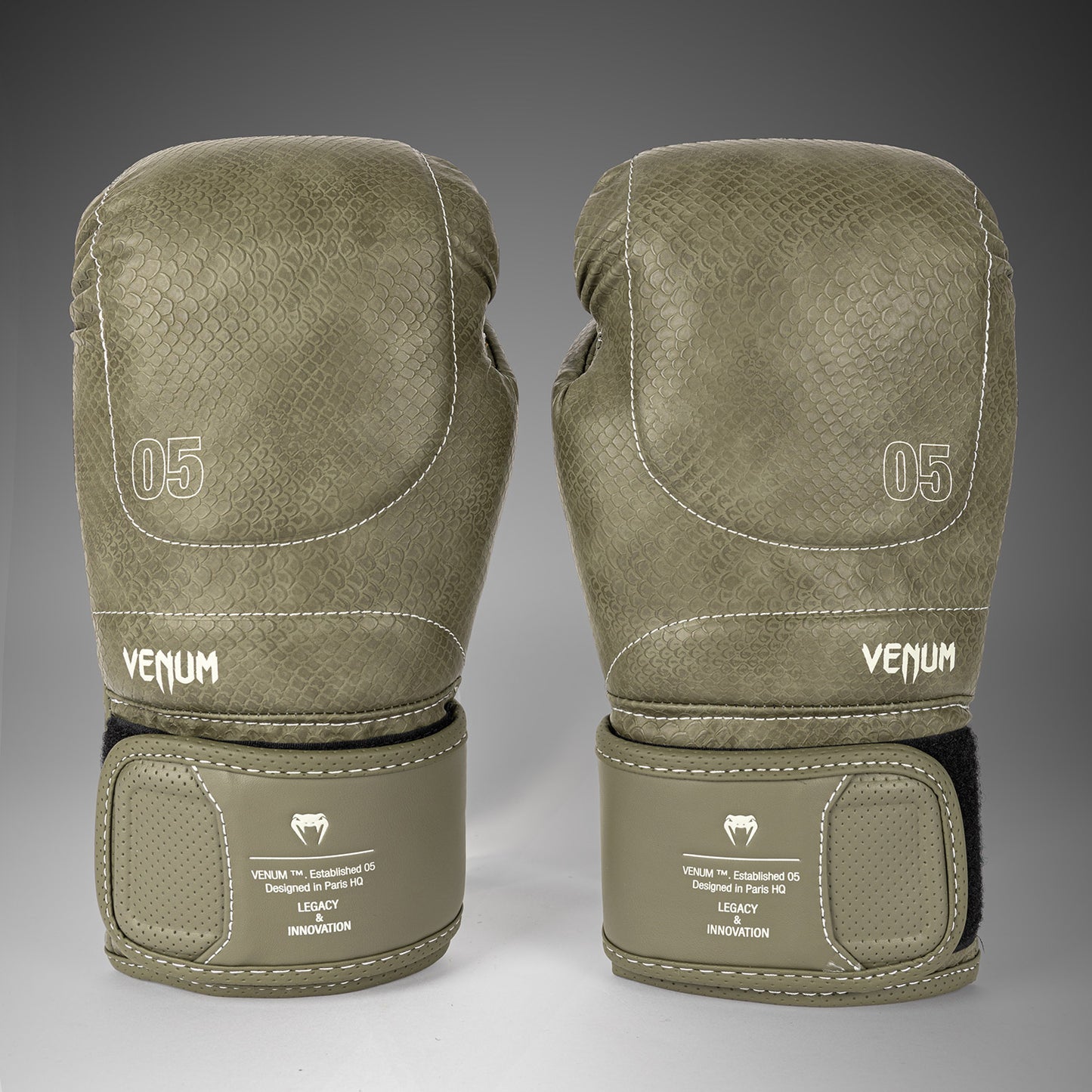 Venum Impact Evo Scales 복싱 글러브 – 아미 그린