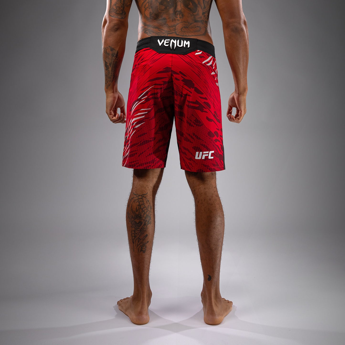 UFC Fusion by Venum Authentic Fight Night 남성용 파이트 쇼츠 – 롱 핏 – 레드