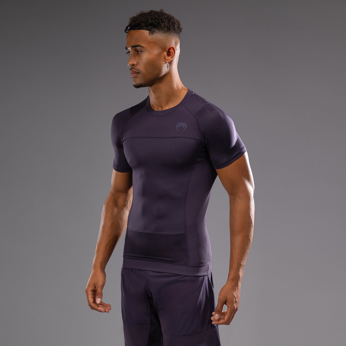 Venum G-Fit Air 남성용 반팔 래쉬가드 – 다크 퍼플