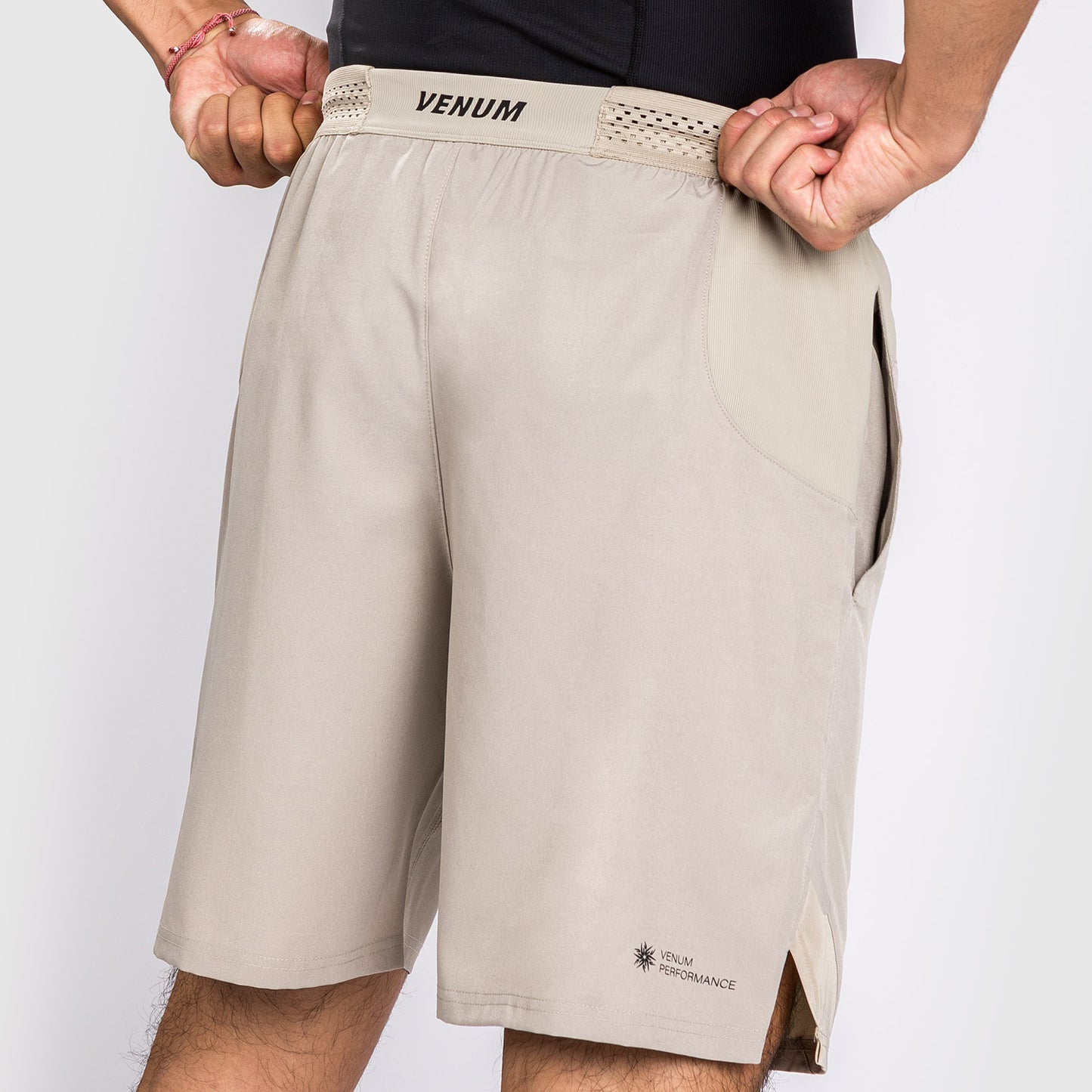 Venum G-Fit 에어 트레이닝 쇼츠 – 샌드