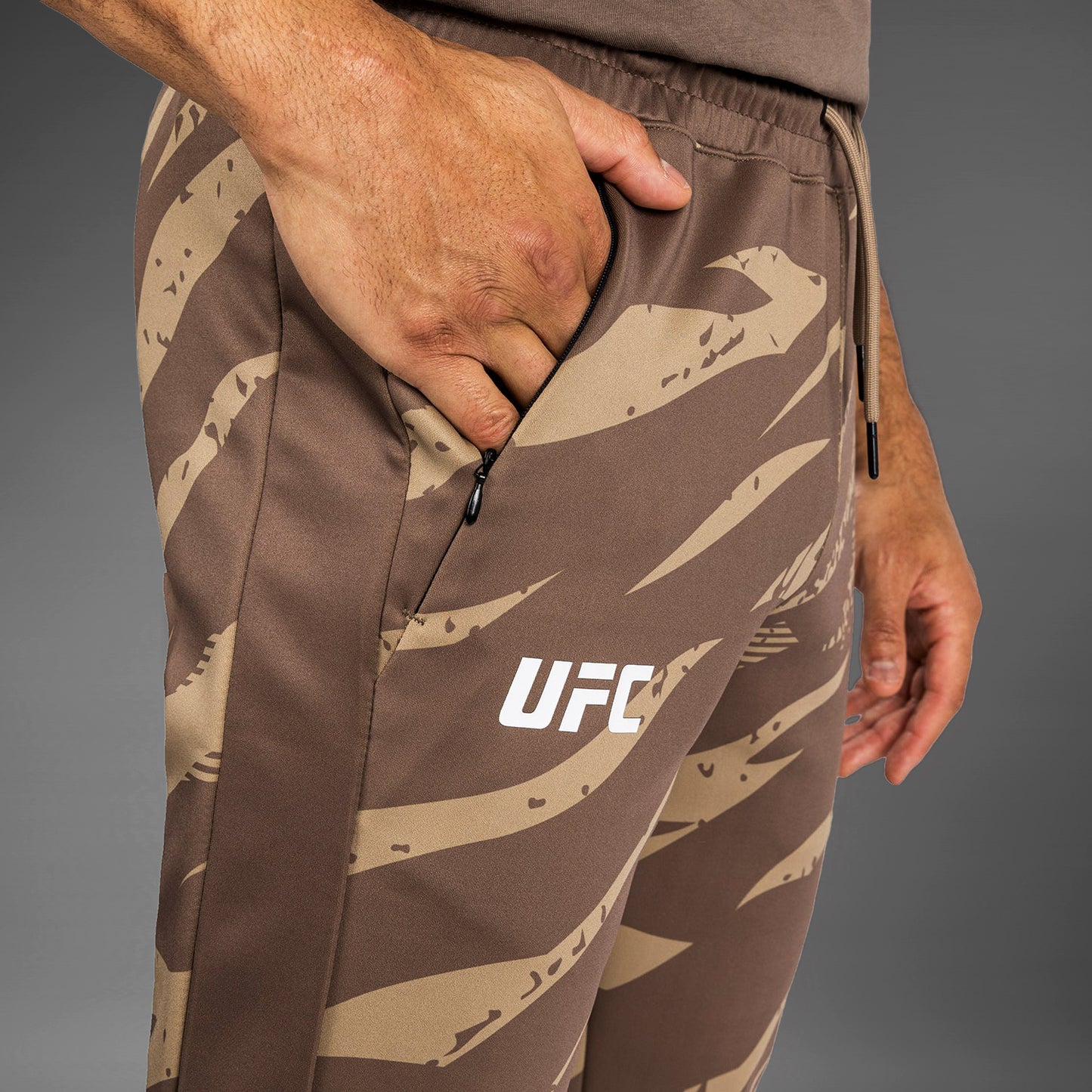 UFC Adrenaline by Venum Fight Week 남성 팬츠 – 듄 카모