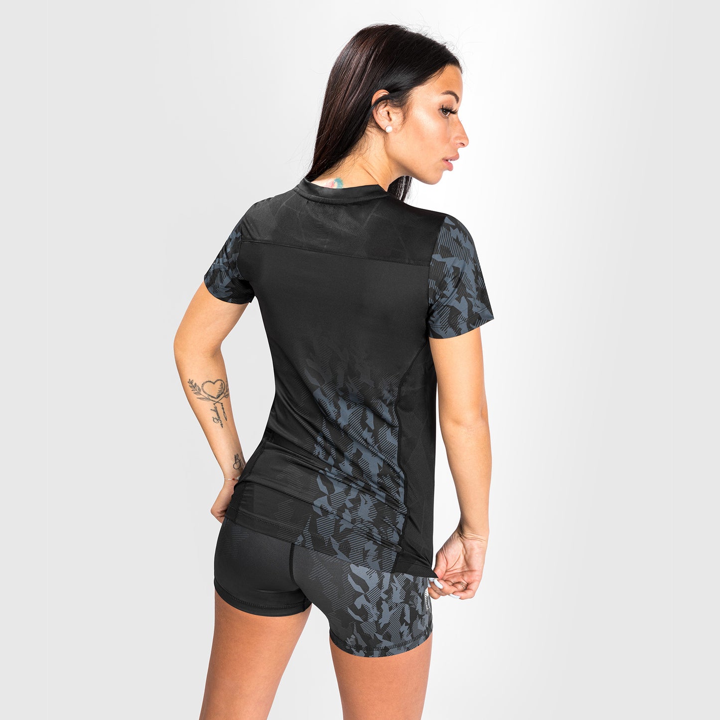 Venum UFC Authentic Fight Week 여성 퍼포먼스 반팔 티셔츠 – 블랙