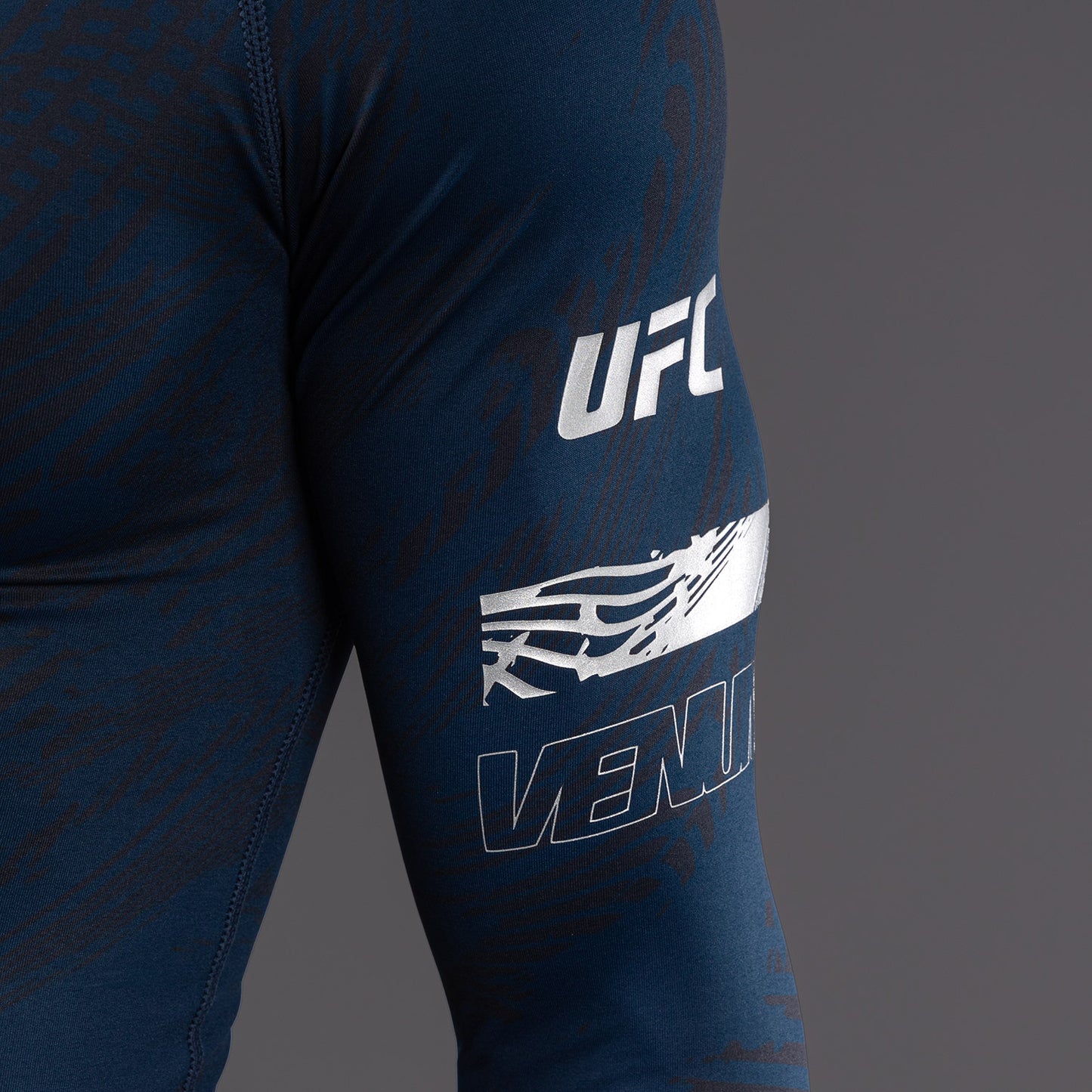 UFC Fusion by Venum Fight Week 남성용 퍼포먼스 긴팔 래쉬가드 – 오션 그린