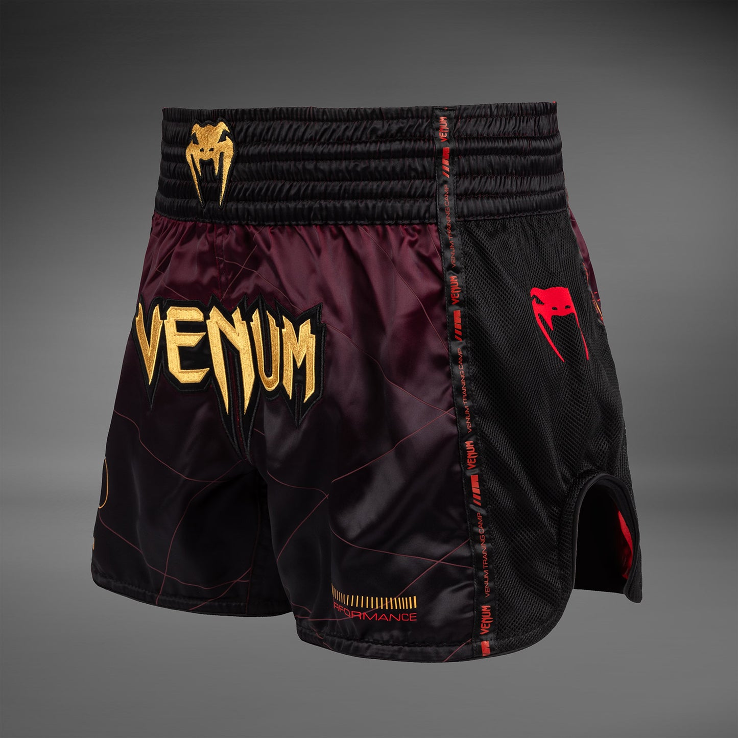 Venum Tactical XT 무에타이 쇼츠 – 블랙/버건디/골드