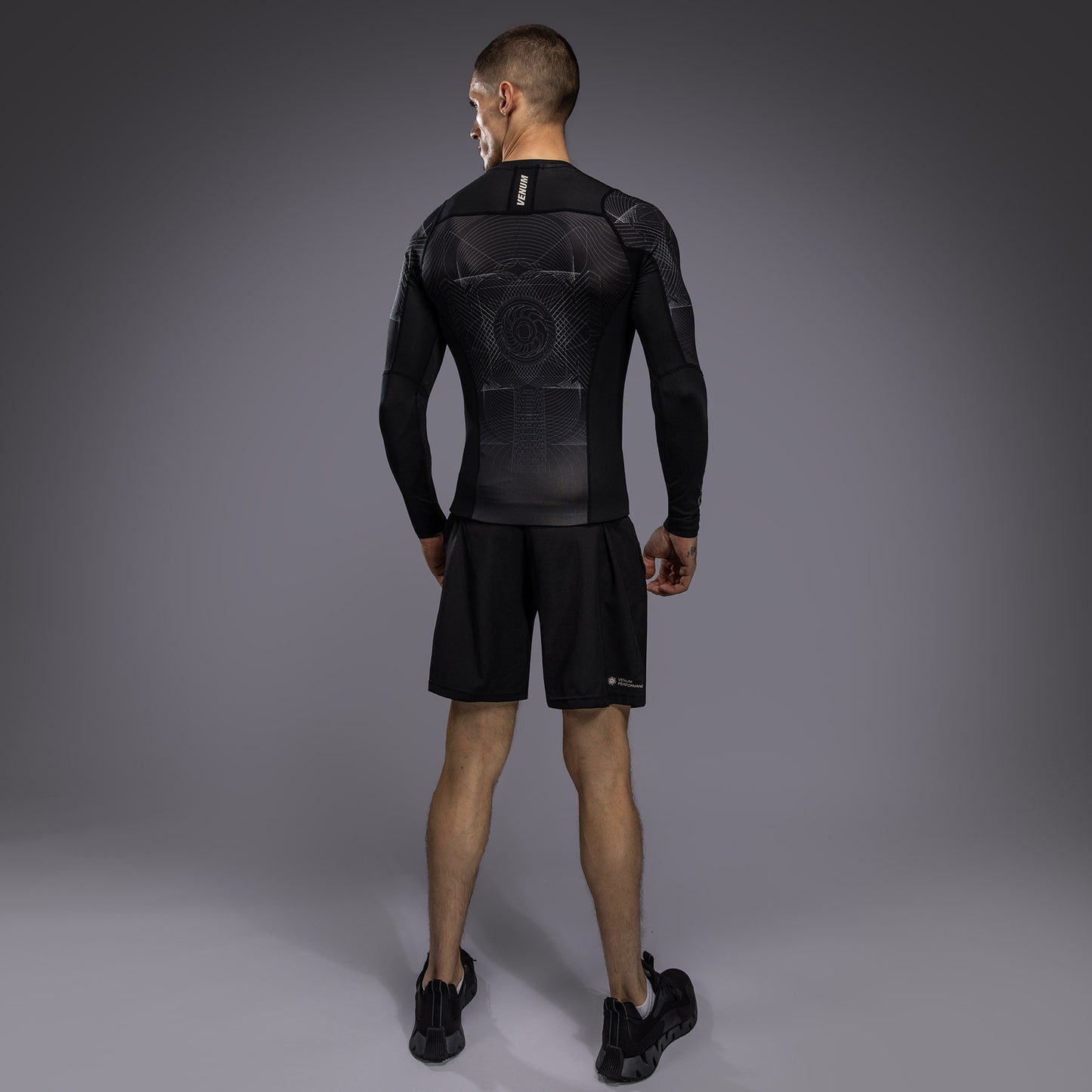 Venum G-Fit Air 남성용 긴팔 래쉬가드 – 딥 블랙/데저트 샌드
