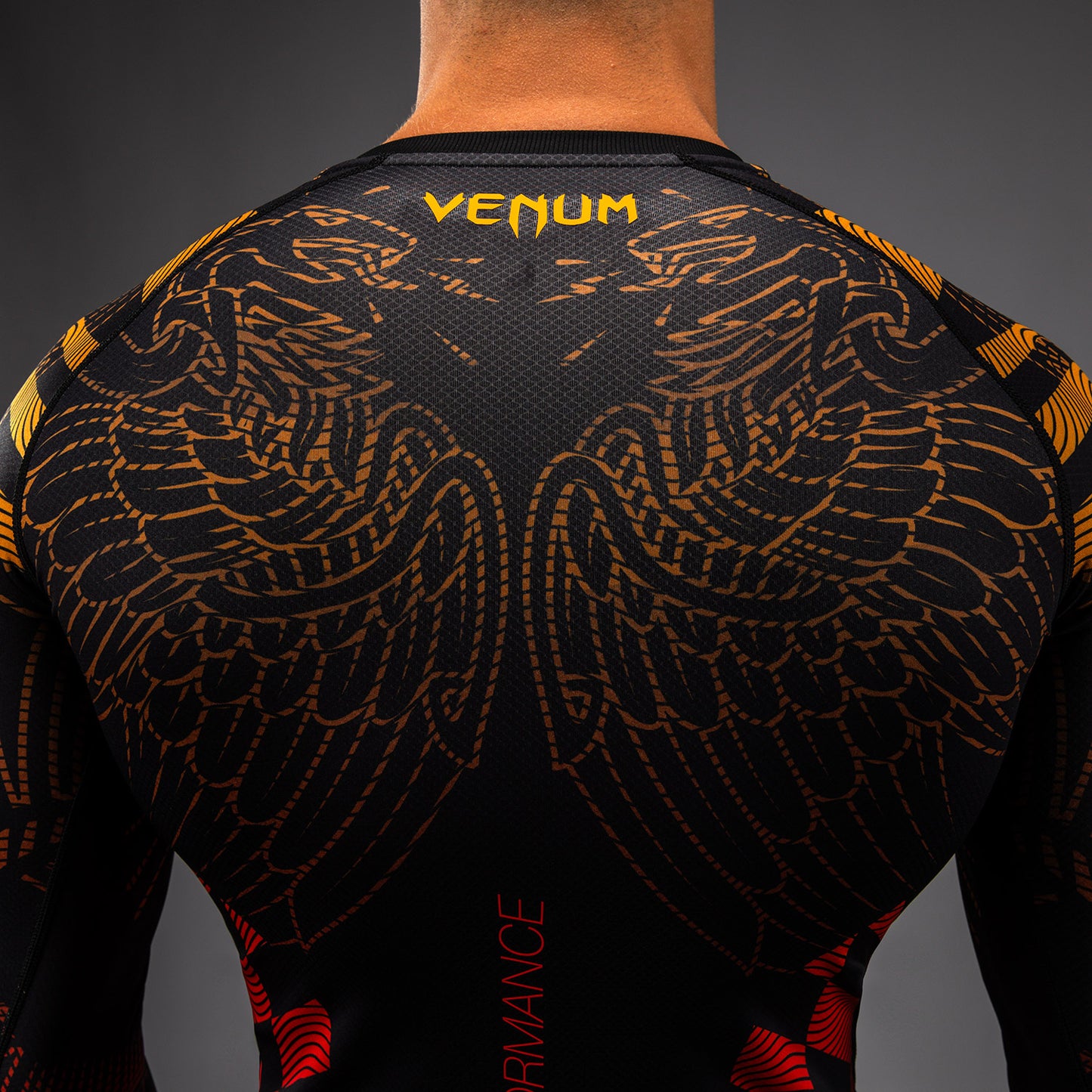 Venum Quetzal Fury 긴팔 래쉬가드 – 블랙/퓨리 레드/탠저린