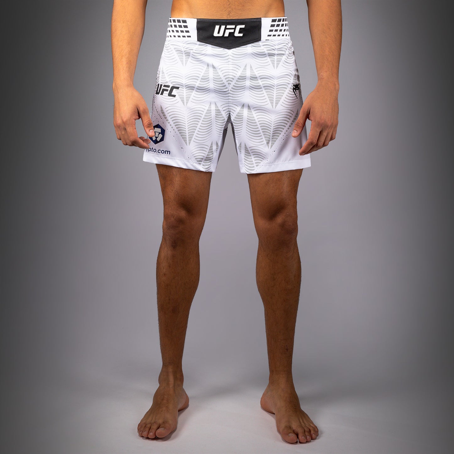남성용 UFC Zenith by Venum 화이트 어센틱 파이트 나이트 쇼츠 핏 파이트 쇼츠