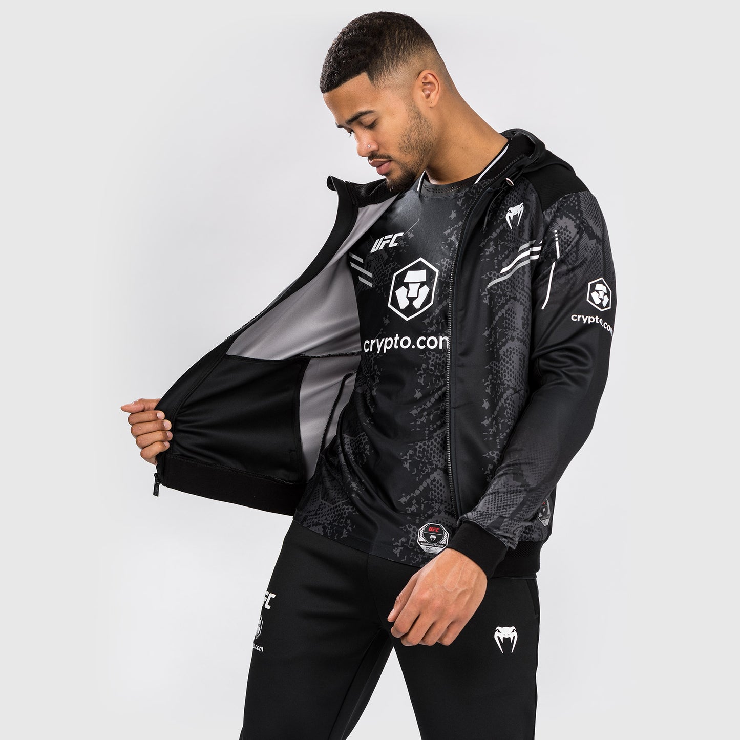 UFC Adrenaline by Venum Authentic Fight Night 남성용 워크아웃 후디 – 블랙