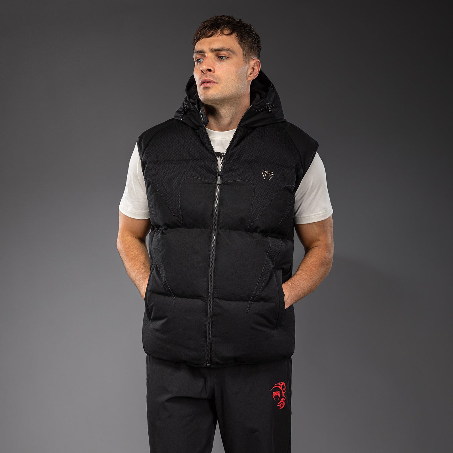 Venum Attack Urban Gi 다운 베스트 – 블랙