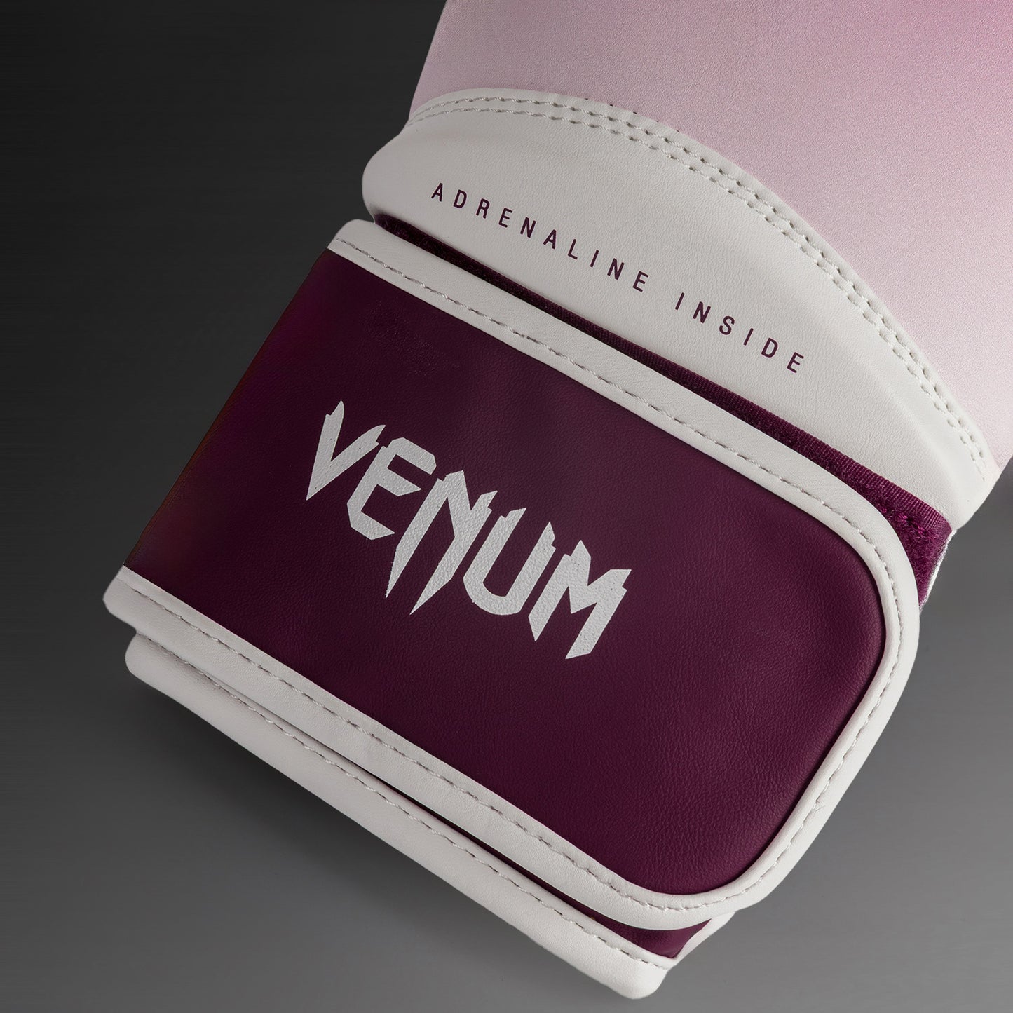Venum Iris 복싱 글러브 – 플럼/화이트