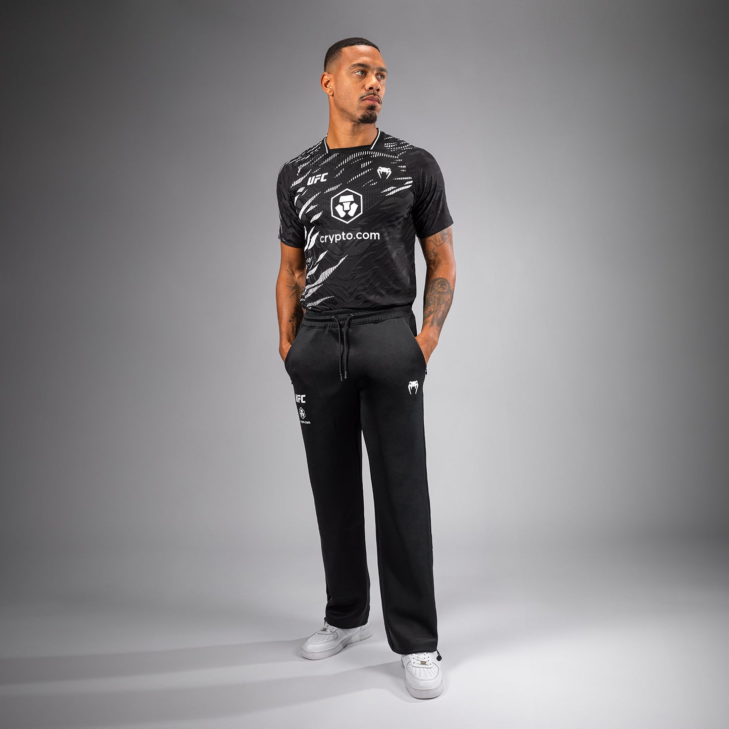 UFC Fusion by Venum Authentic Fight Night 남성용 스트레이트 레그 워크아웃 팬츠 – 블랙