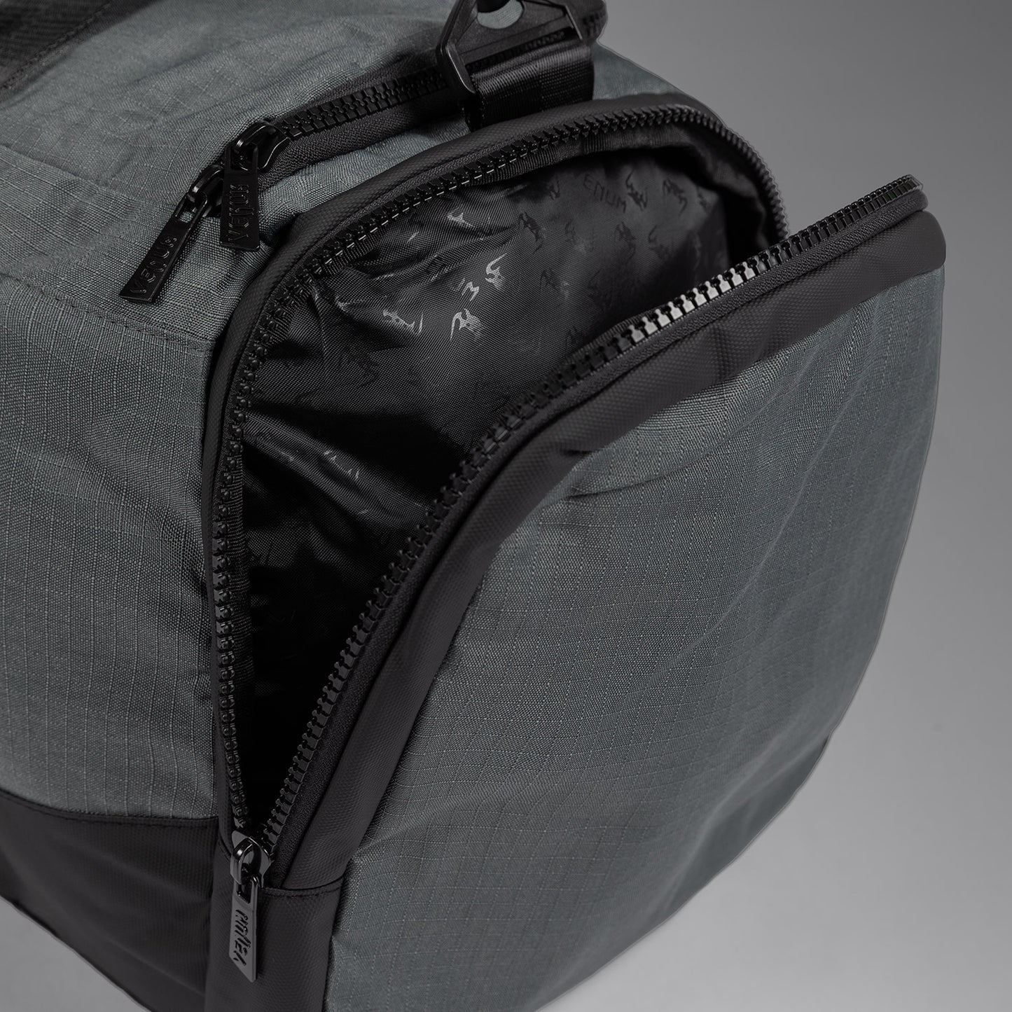 Venum Evo 2 XTrem Ripstop 더플 스포츠백 (55-63L) – 스톰 그레이