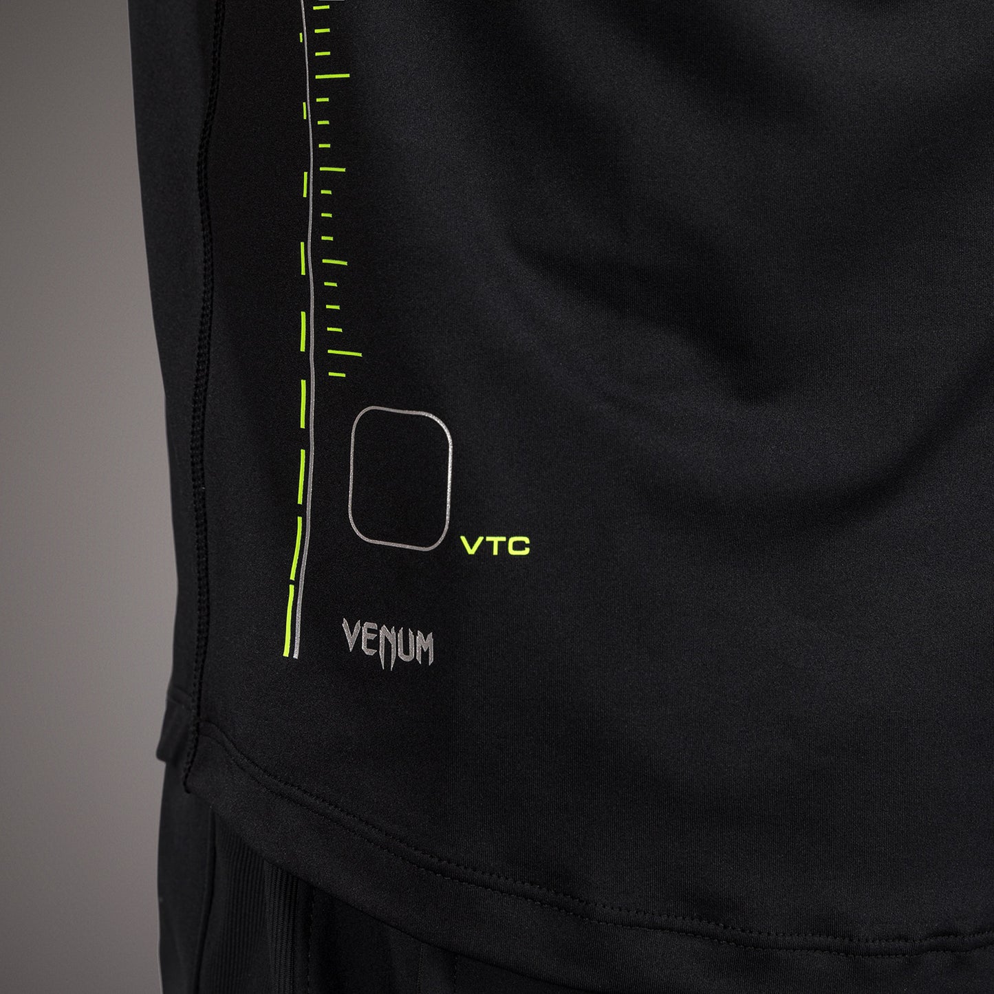 Venum Training Camp 4.0 드라이 테크 티셔츠 – 블랙/네온 옐로우