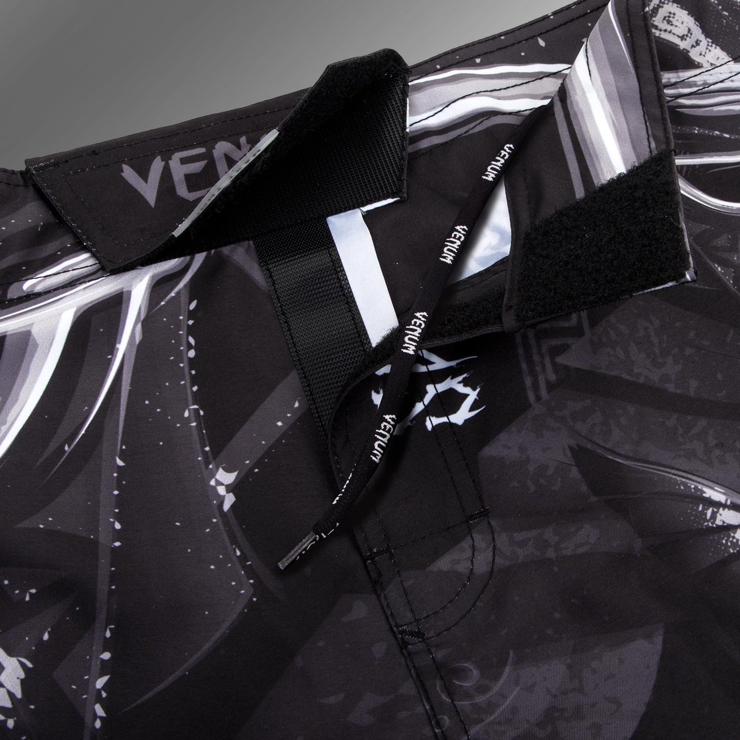 Venum Gladiator 3.0 파이트 쇼츠 – 블랙/화이트
