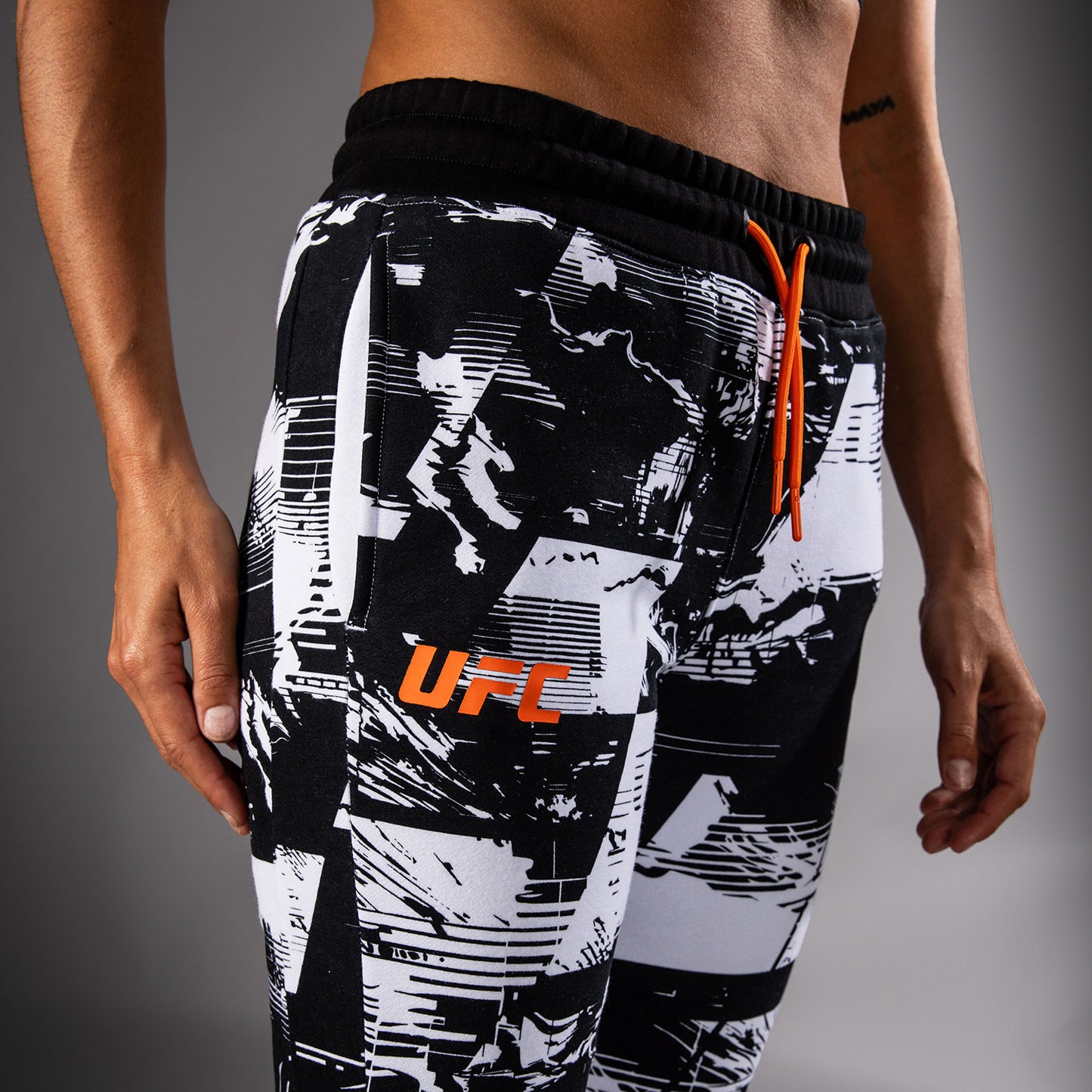 Women's UFC Zenith by Venum 화이트 어센틱 파이트 위크 팬츠
