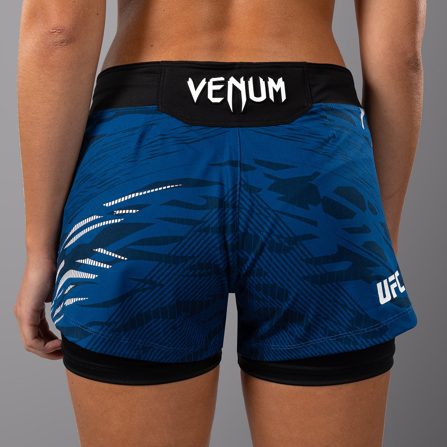 UFC Fusion by Venum 여성용 파이트 쇼츠 – 블루