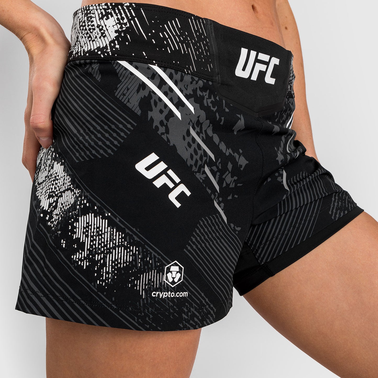 UFC Adrenaline by Venum Authentic Fight Night 여성용 파이트 쇼츠 – 블랙