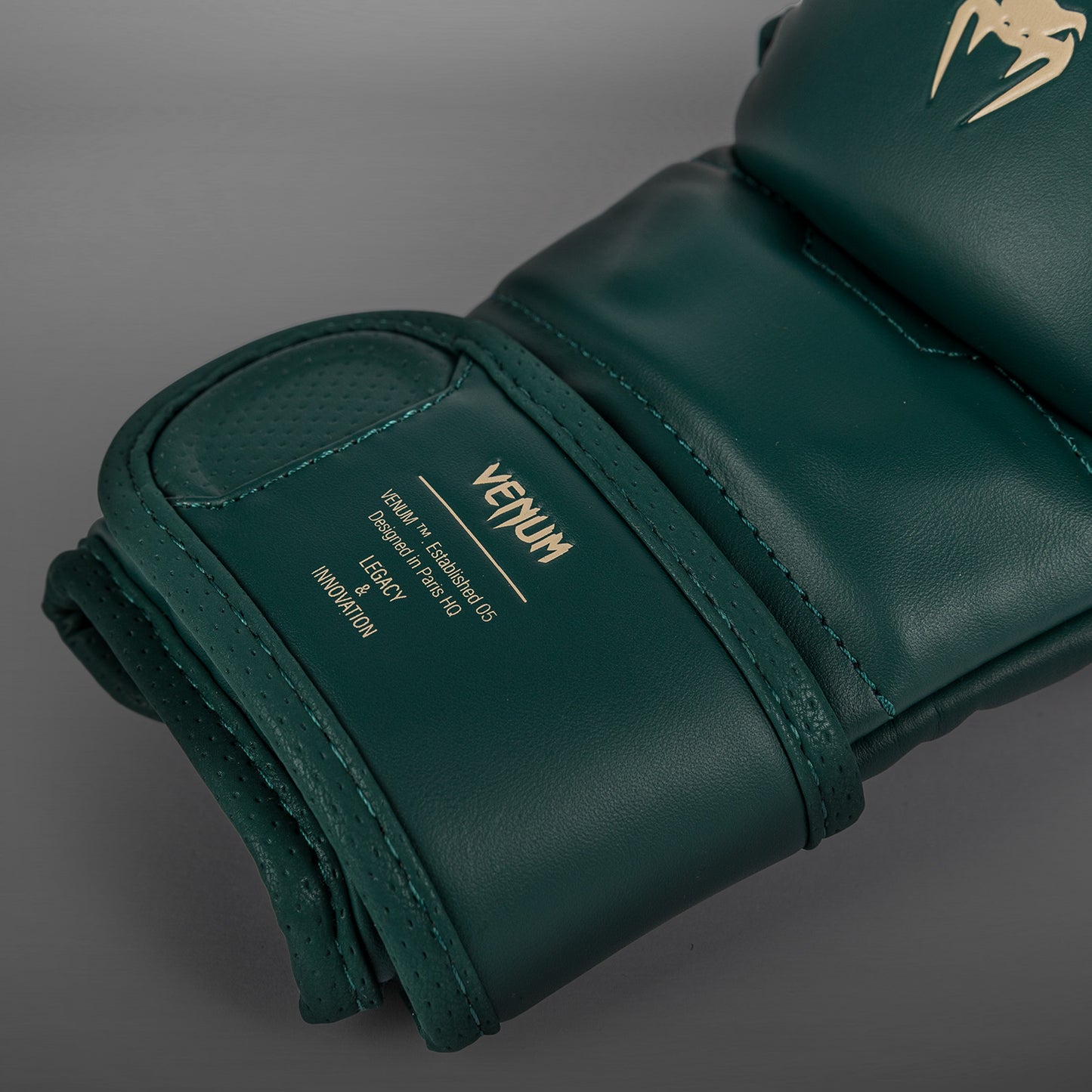 Venum Impact Evo MMA 스파링 글러브 – 에메랄드 그린
