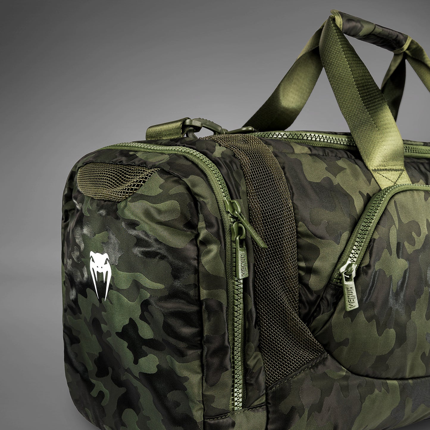 Venum Trainer Lite 스포츠백 (48L) – 카키/카모