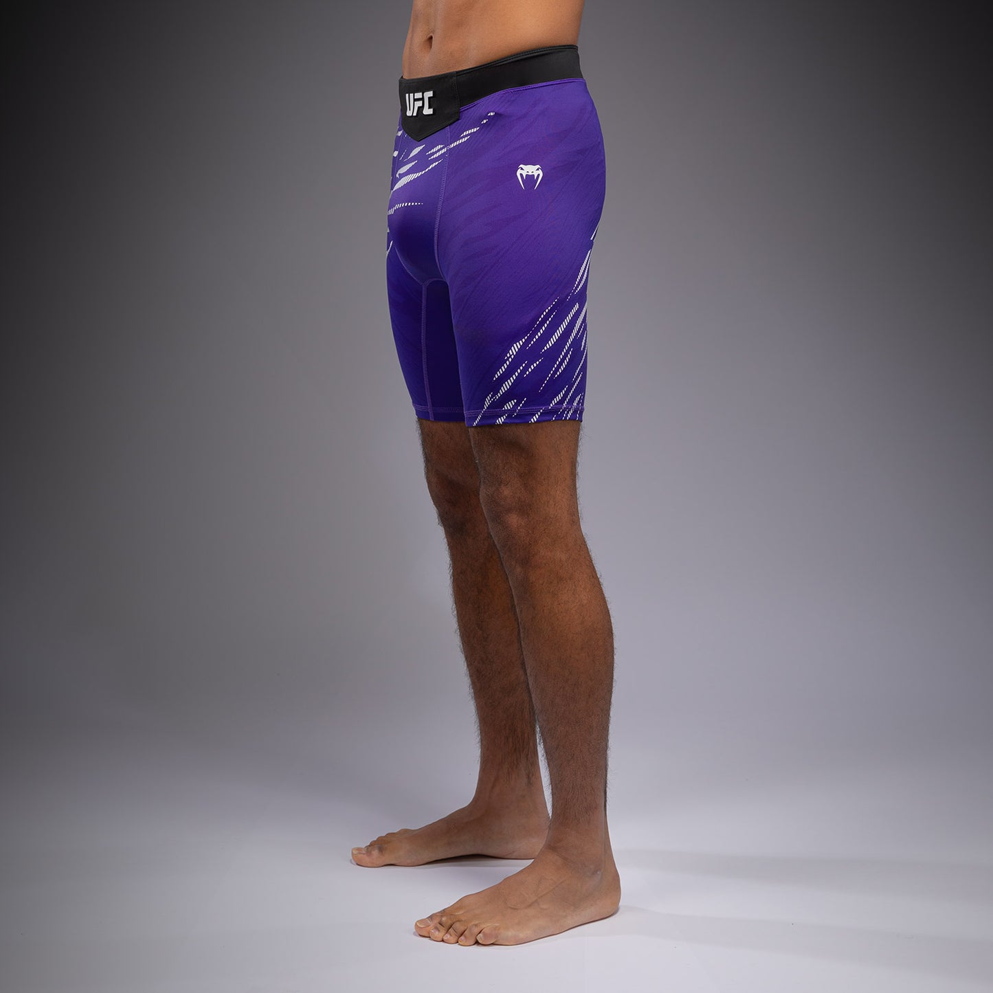 UFC Fusion by Venum Authentic Fight Night 남성용 발리 투도 쇼츠 – 퍼플