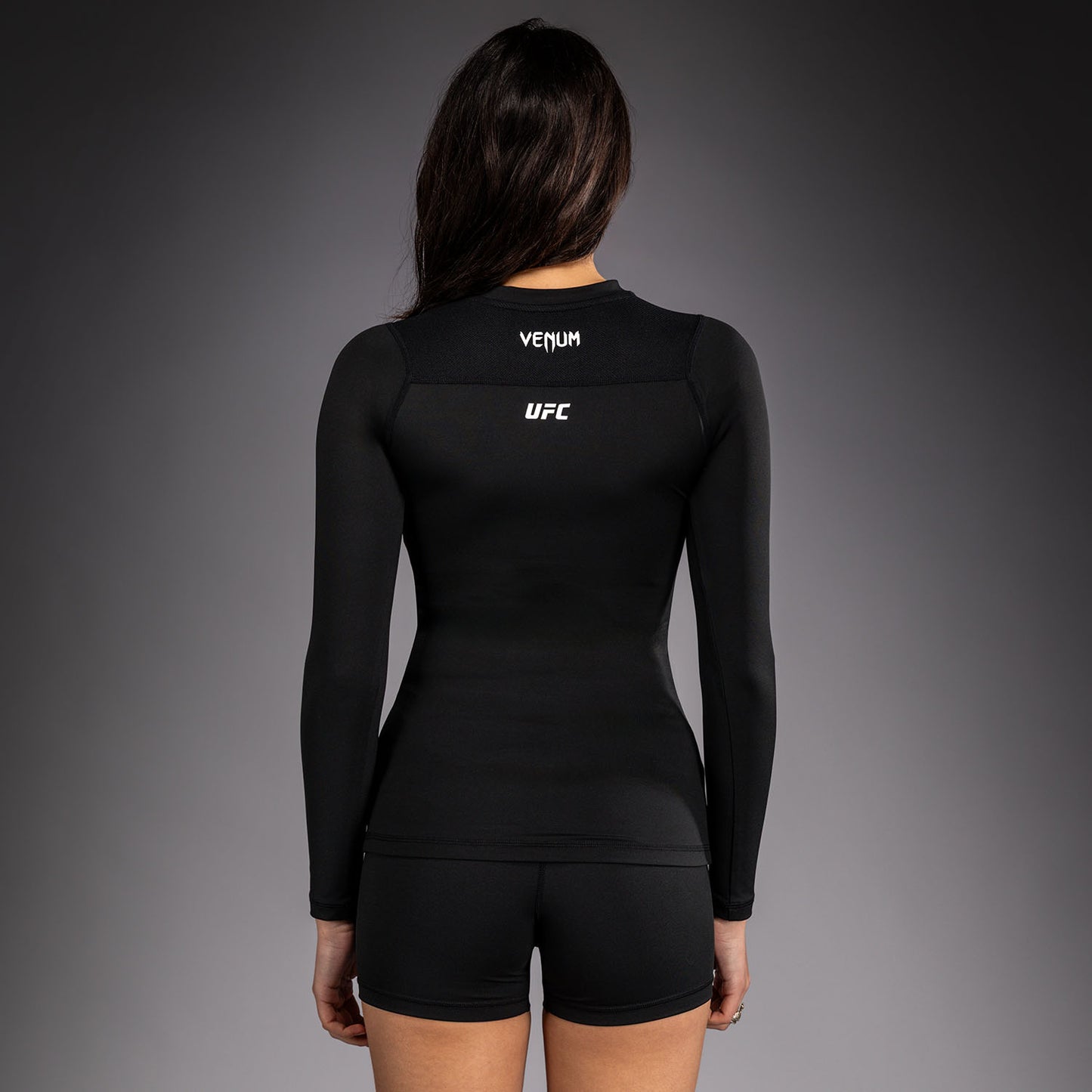 Venum UFC Unity by Venum Authentic Fight Week 여성 기능성 긴팔 래쉬가드 - 블랙