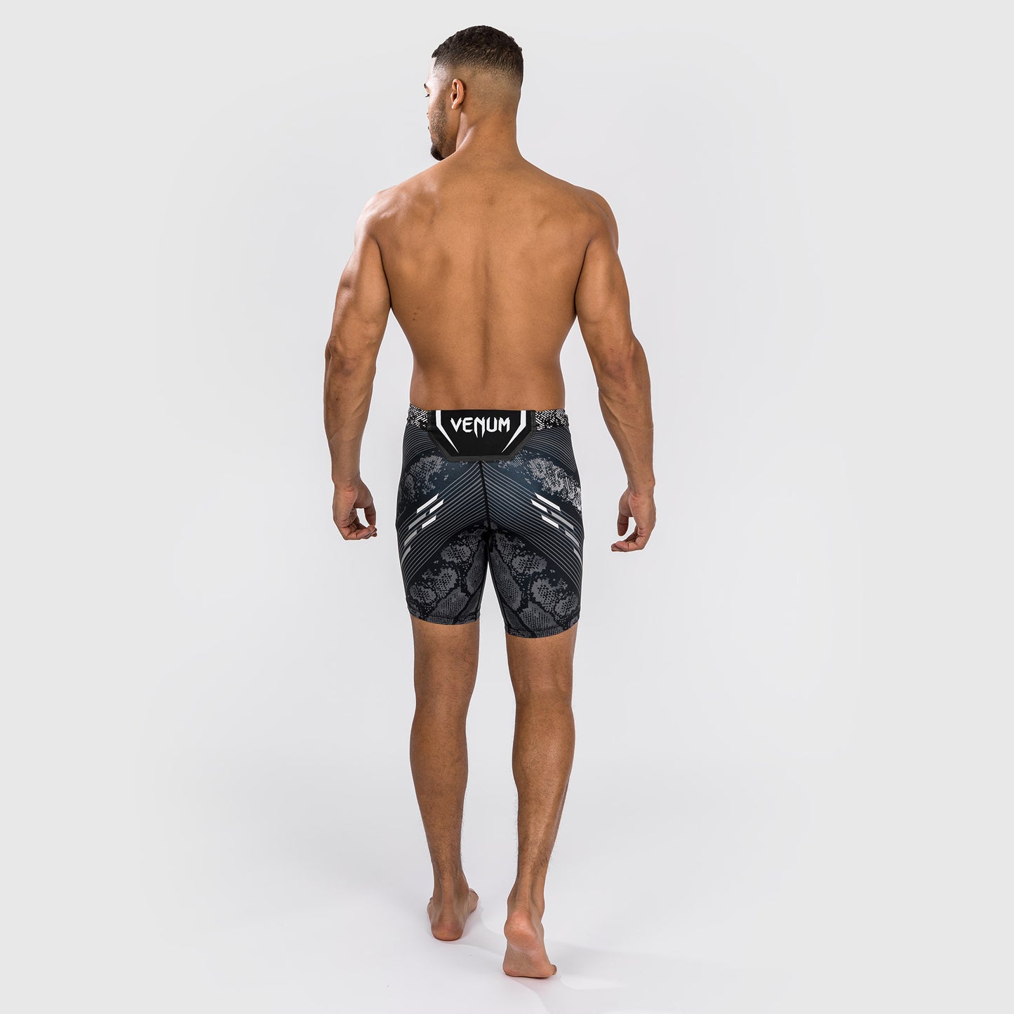 UFC Adrenaline by Venum 남성용 발리 투도 쇼츠 – 블랙
