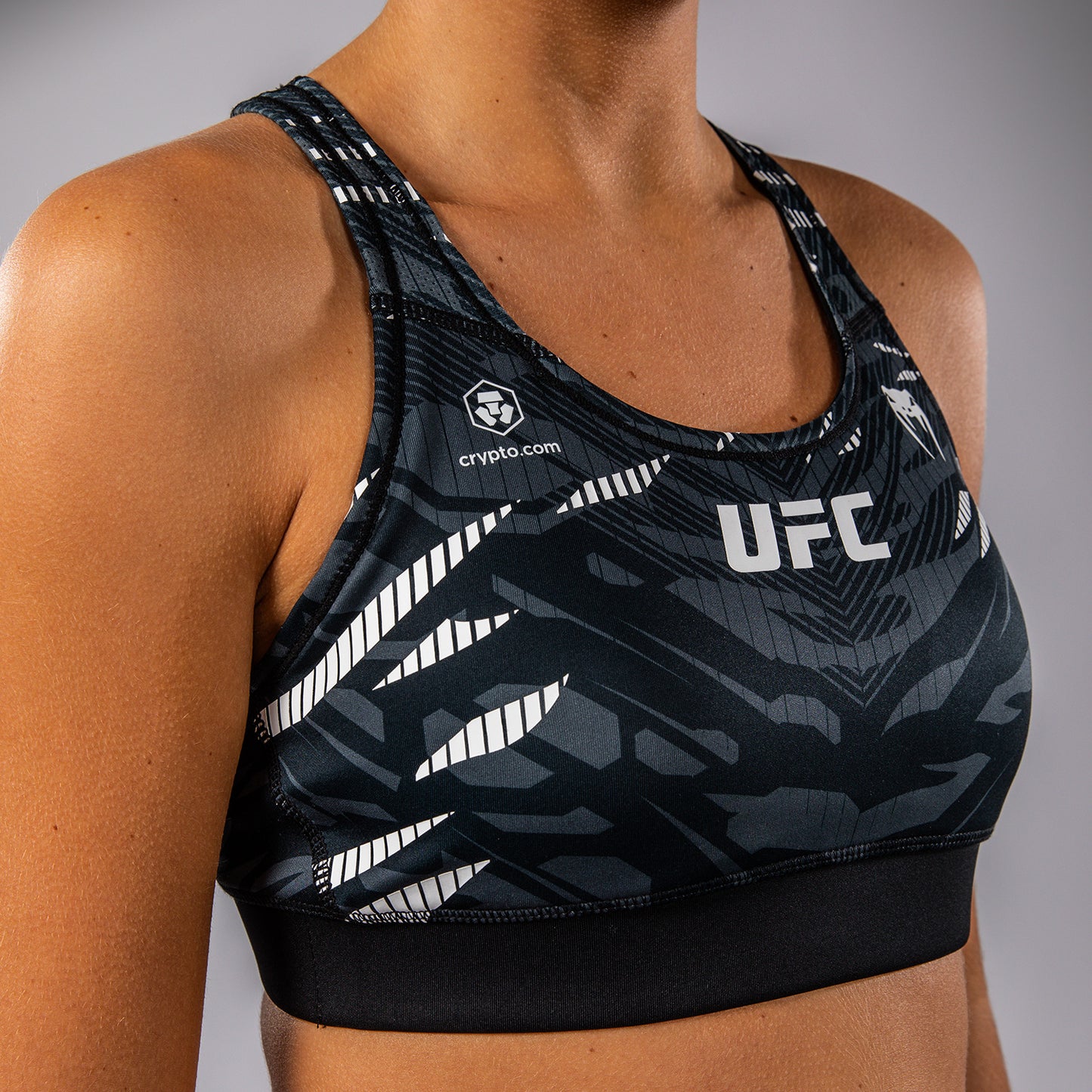 UFC Fusion by Venum Authentic Fight Night 여성용 스포츠 브라 – 블랙