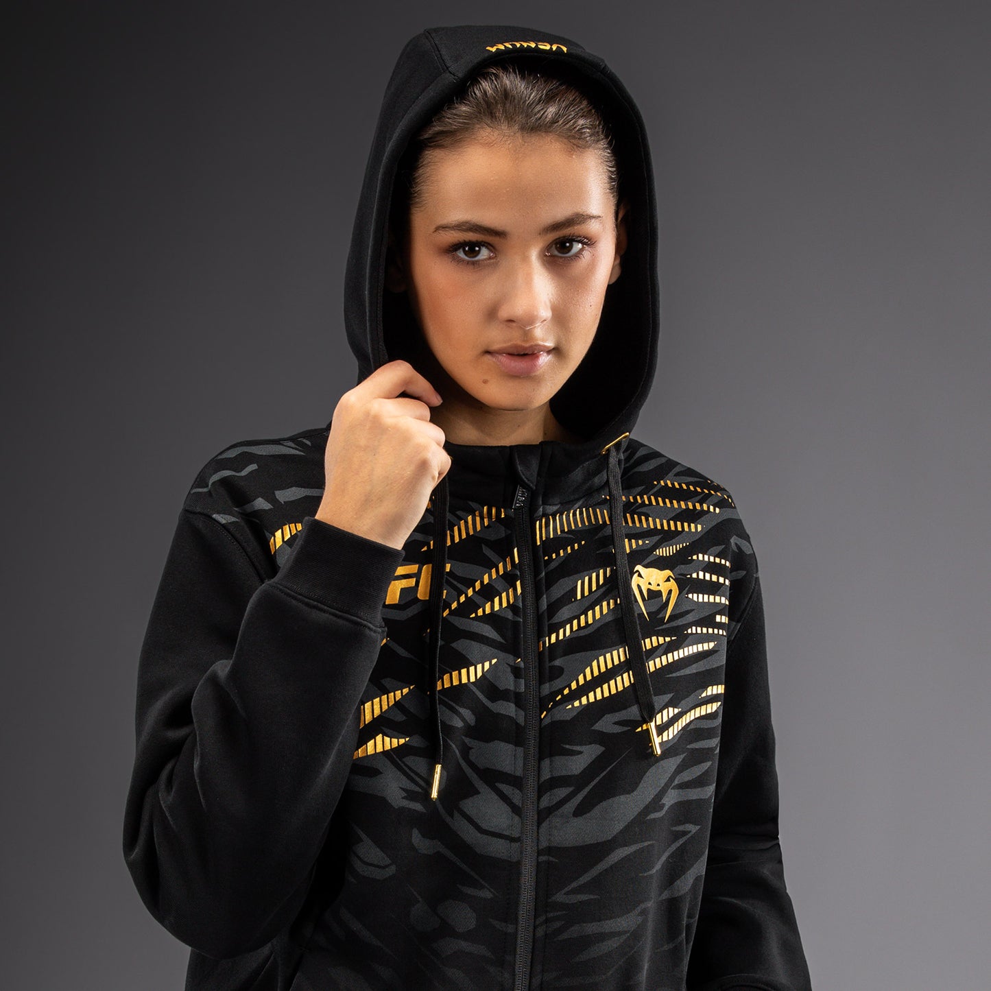 UFC Fusion by Venum 여성용 레플리카 집업 후디 – 챔피언