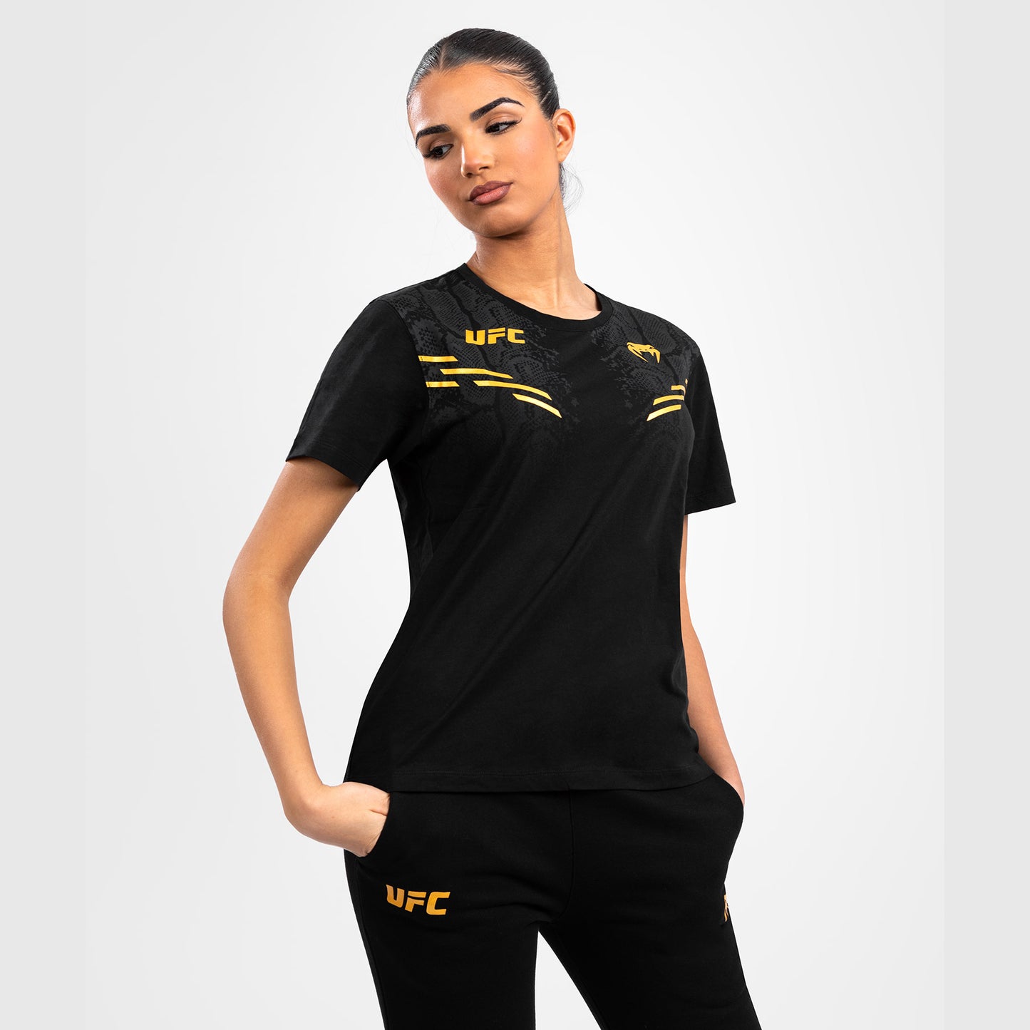 UFC Adrenaline by Venum Replica 여성용 반팔 티셔츠 – 챔피언
